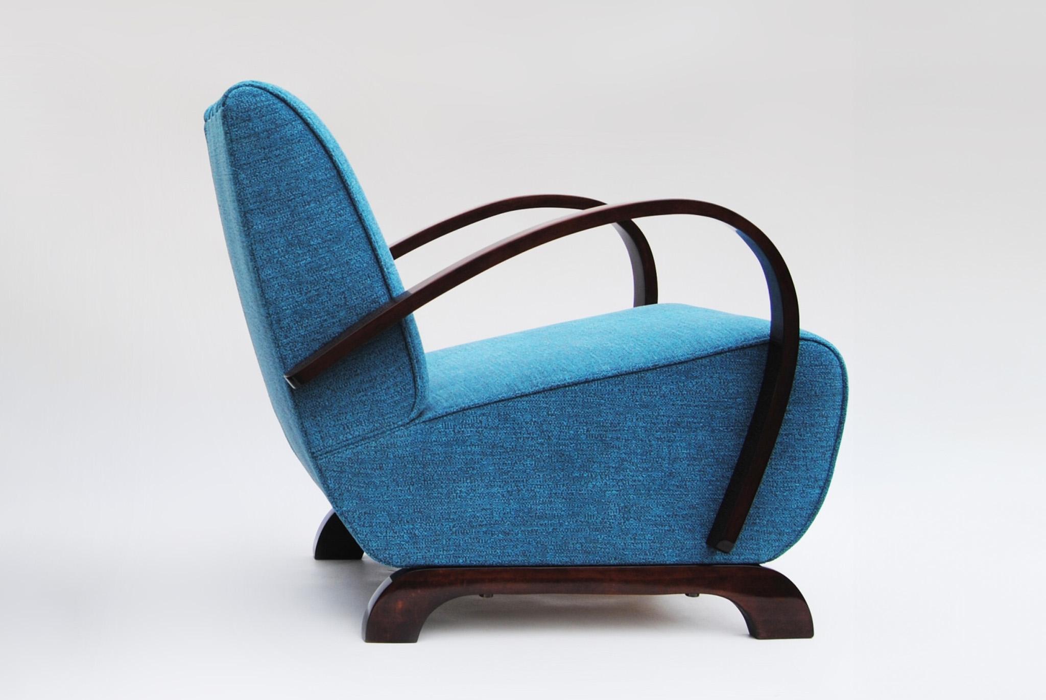 Art Deco Sessel entworfen von Jindrich Halabala

Zeitraum: 1930-1939
Designer: Jindrich Halabala
Schöpfer: UP Zavody
Quelle: Tschechische Republik (Tschechoslowakei)
MATERIAL: Nussbaum

Bei diesem Sessel ist es möglich, den Stoff (Leder) und die