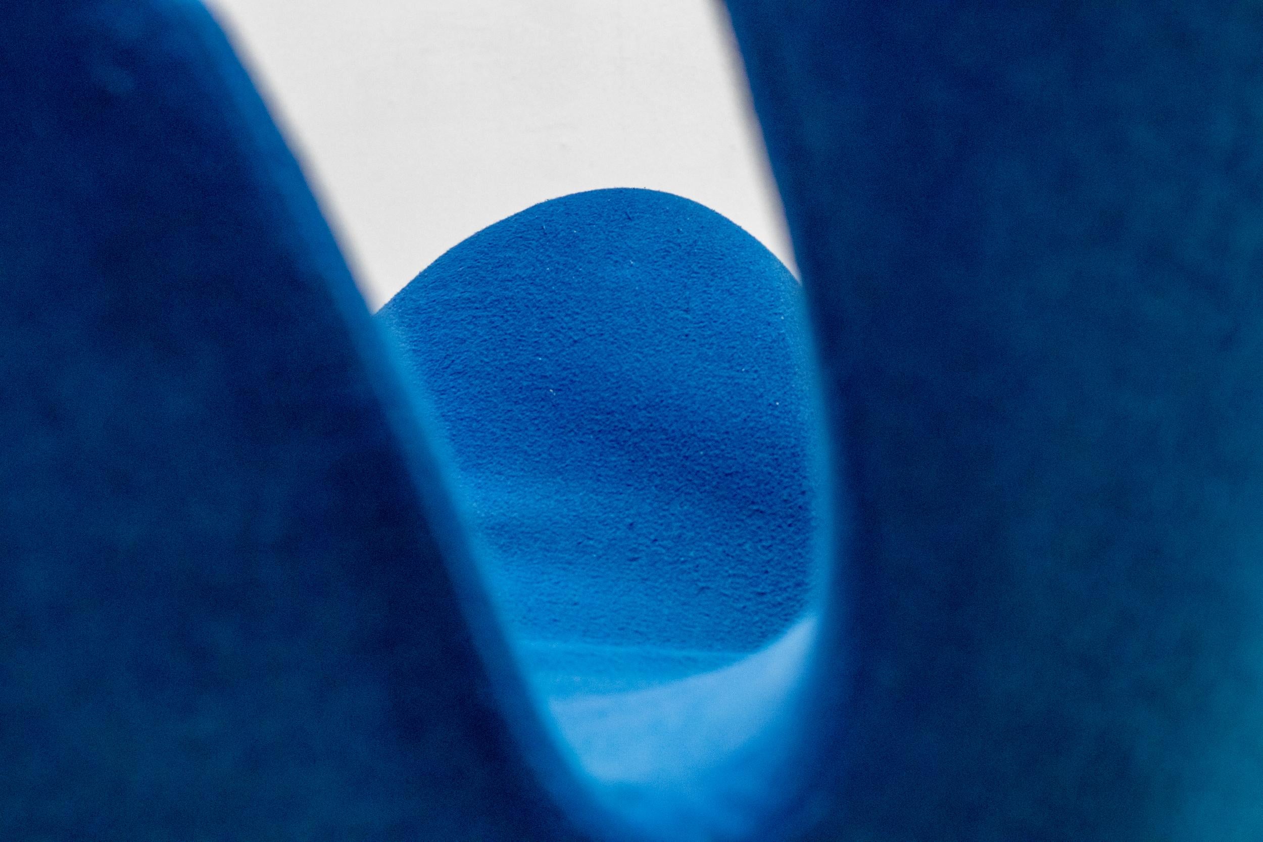 Fauteuil à bascule bleu en vente 8