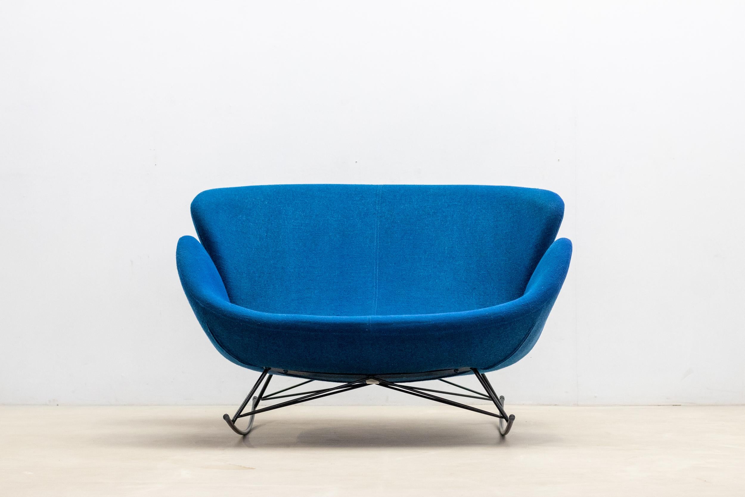 fauteuil a bascule bleu