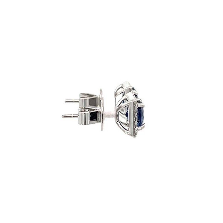 Blue Round Sapphire 2.25CT & White Round Diamonds 0.51CT 18KW Studs Earrings In New Condition For Sale In New York, NY