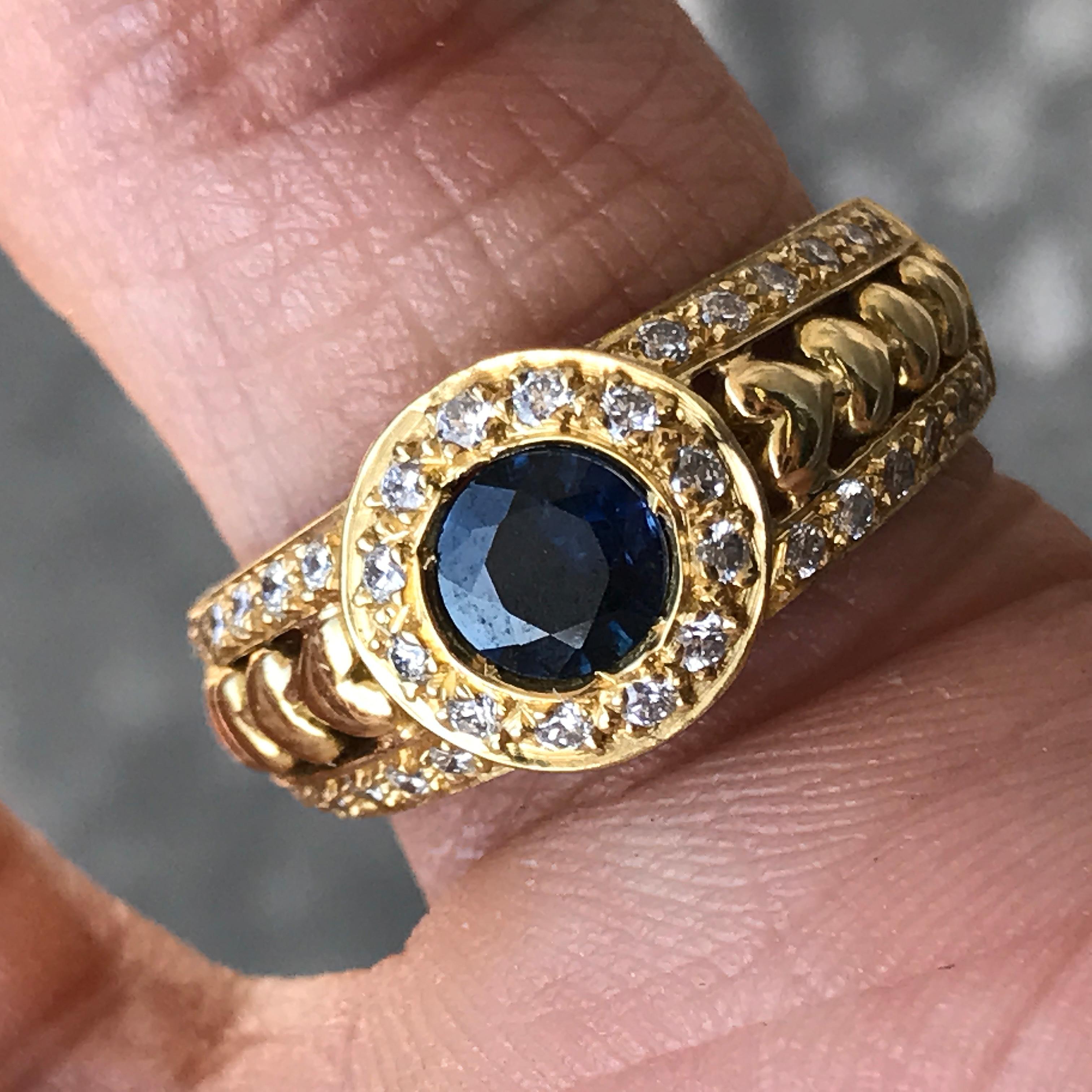 Blue Round Sapphire and Diamond Ring In Excellent Condition For Sale In West Hollywood, CA
