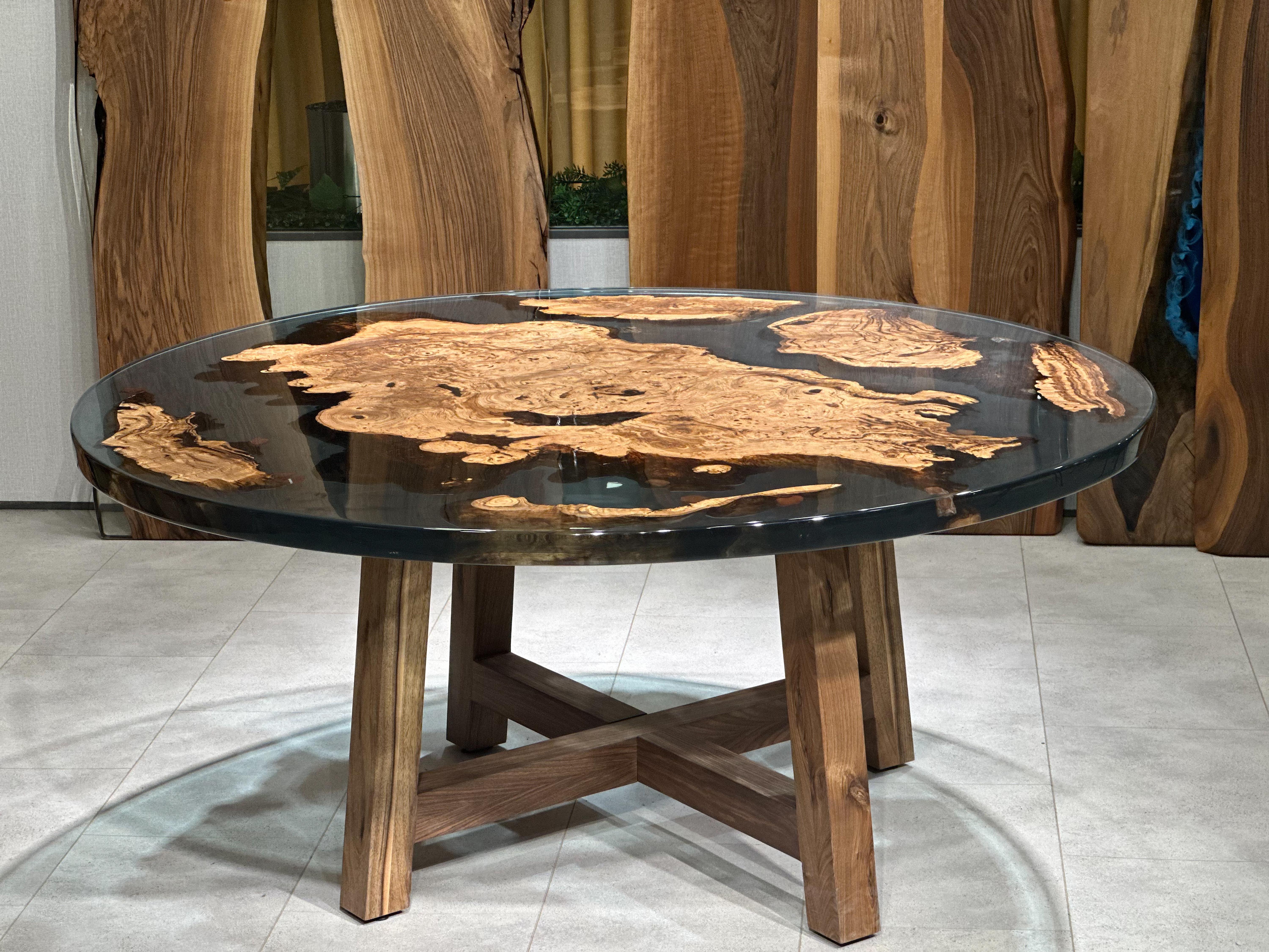 XXIe siècle et contemporain Table de salle à manger moderne en bois rond bleu en résine époxy contemporaine en vente