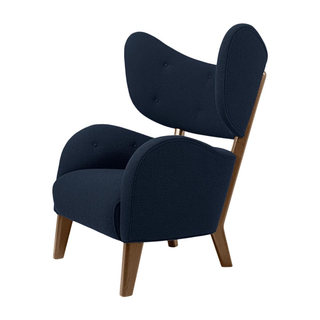 Blauer Sahco Zero Loungesessel aus geräucherter Eiche von Lassen
Abmessungen: B 88 x T 83 x H 102 cm 
MATERIALIEN: Textil

Der ikonische Sessel von Flemming Lassen aus dem Jahr 1938 wurde ursprünglich nur in einer einzigen Auflage hergestellt.