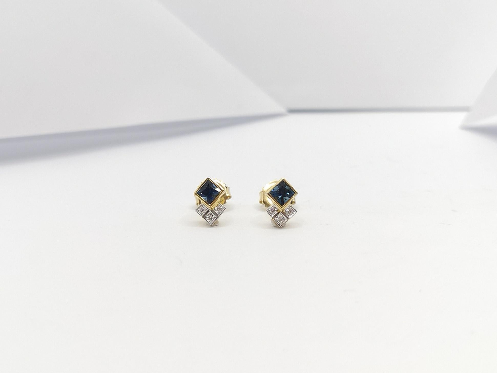 Blue Sapphire 0.58 Carat with Diamond 0.05 Carat Earrings Set in 18 Karat Gold S In New Condition For Sale In Bangkok, TH