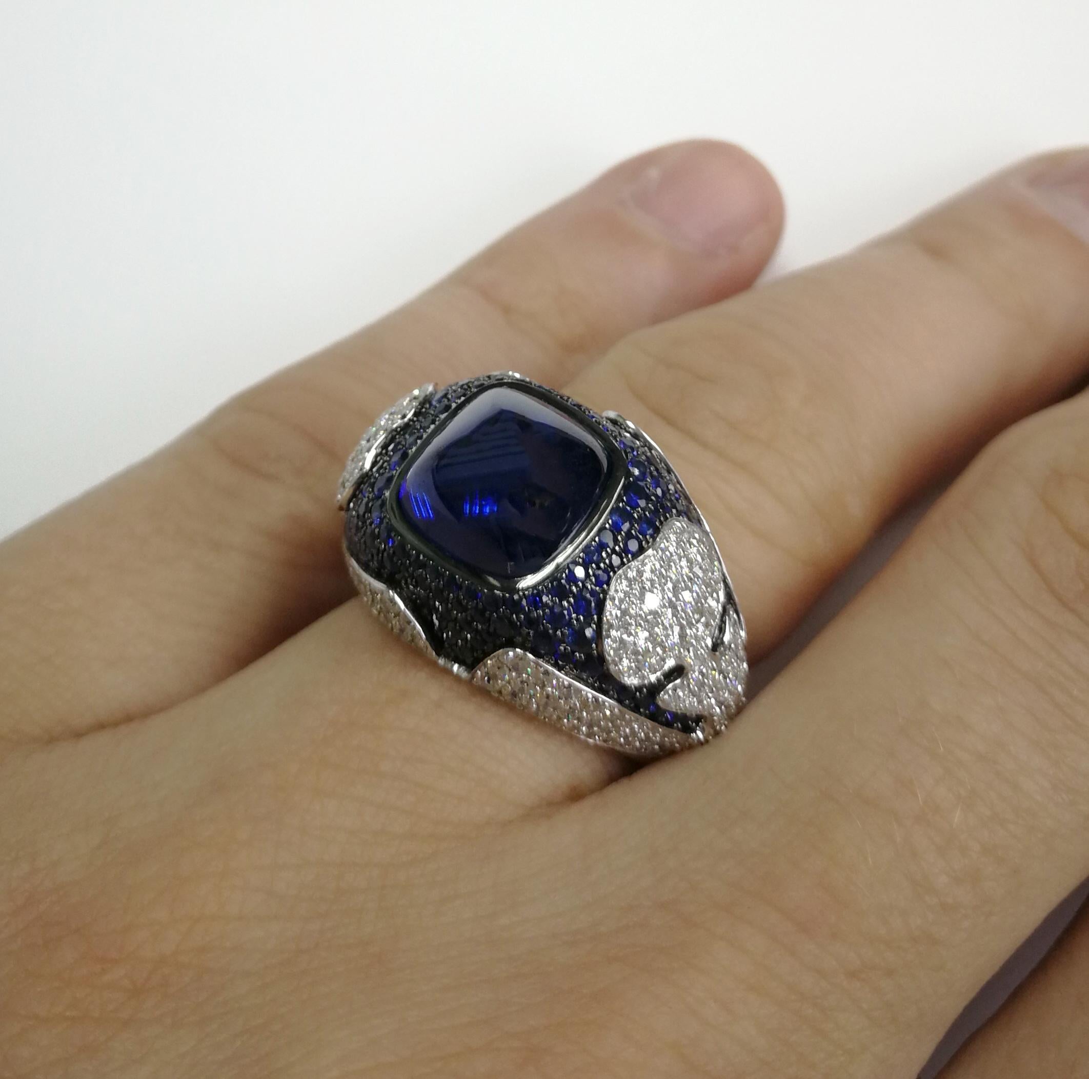 Blauer blauer Saphir 10,31 Karat Diamanten 18 Karat Weißgold Maghreb-Ring im Angebot 5