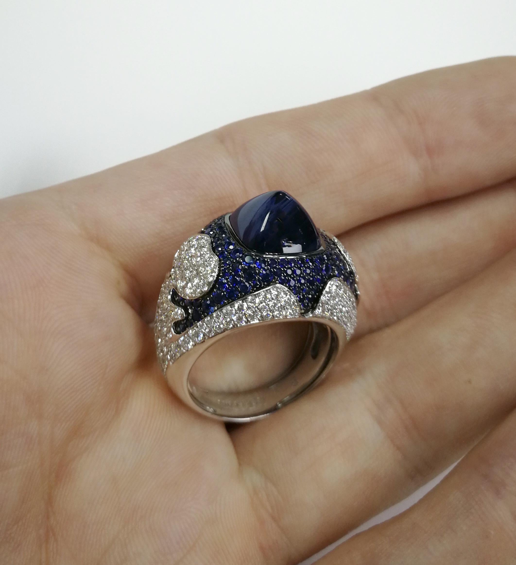 Blue Sapphire 10.31 Carat Diamonds 18 Karat White Gold Maghreb Ring For Sale 1