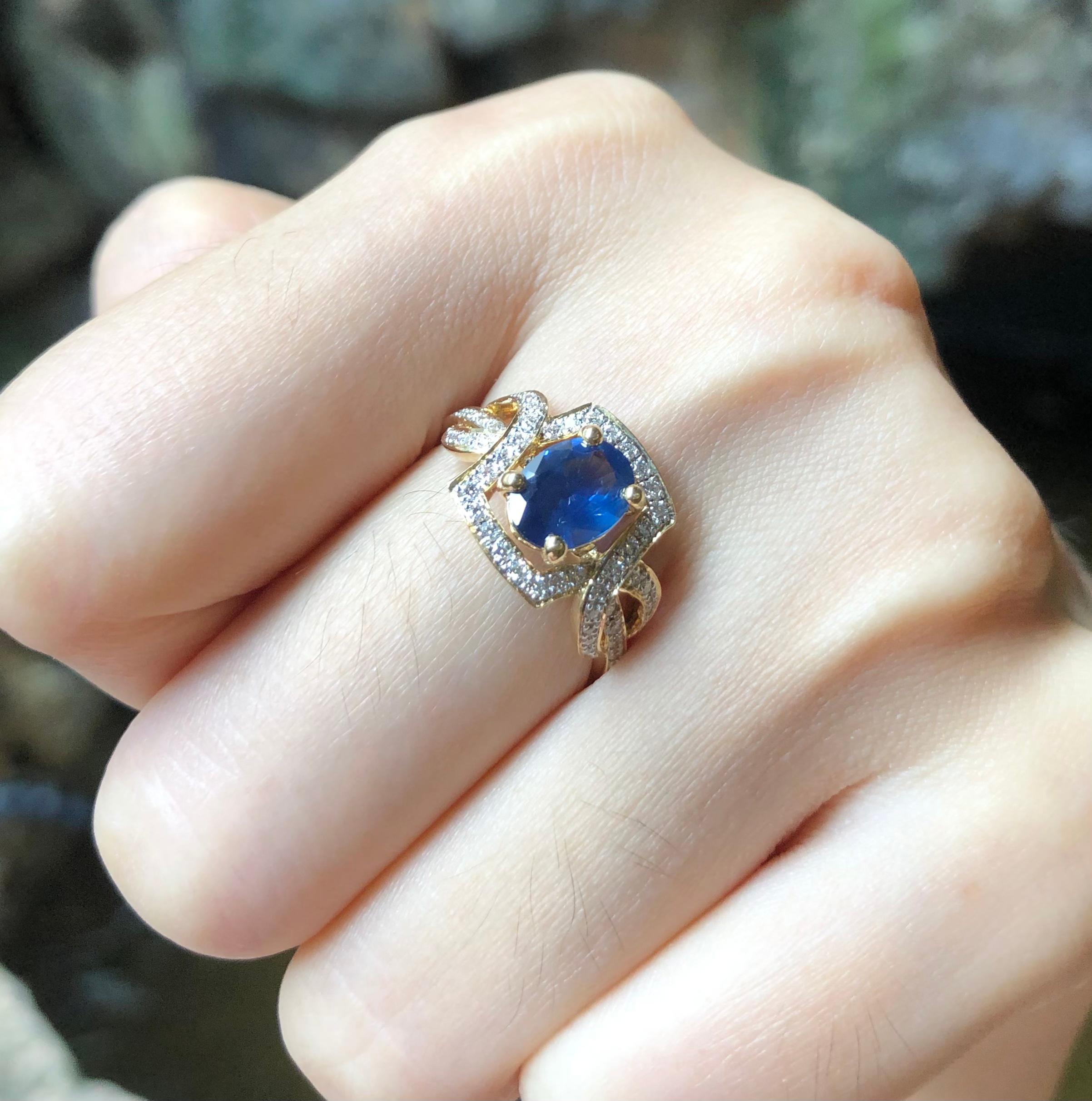 Contemporary Blue Sapphire 1.18 Carats with Diamond 0.27 Carat Ring Set in 18 Karat Gold Sett For Sale