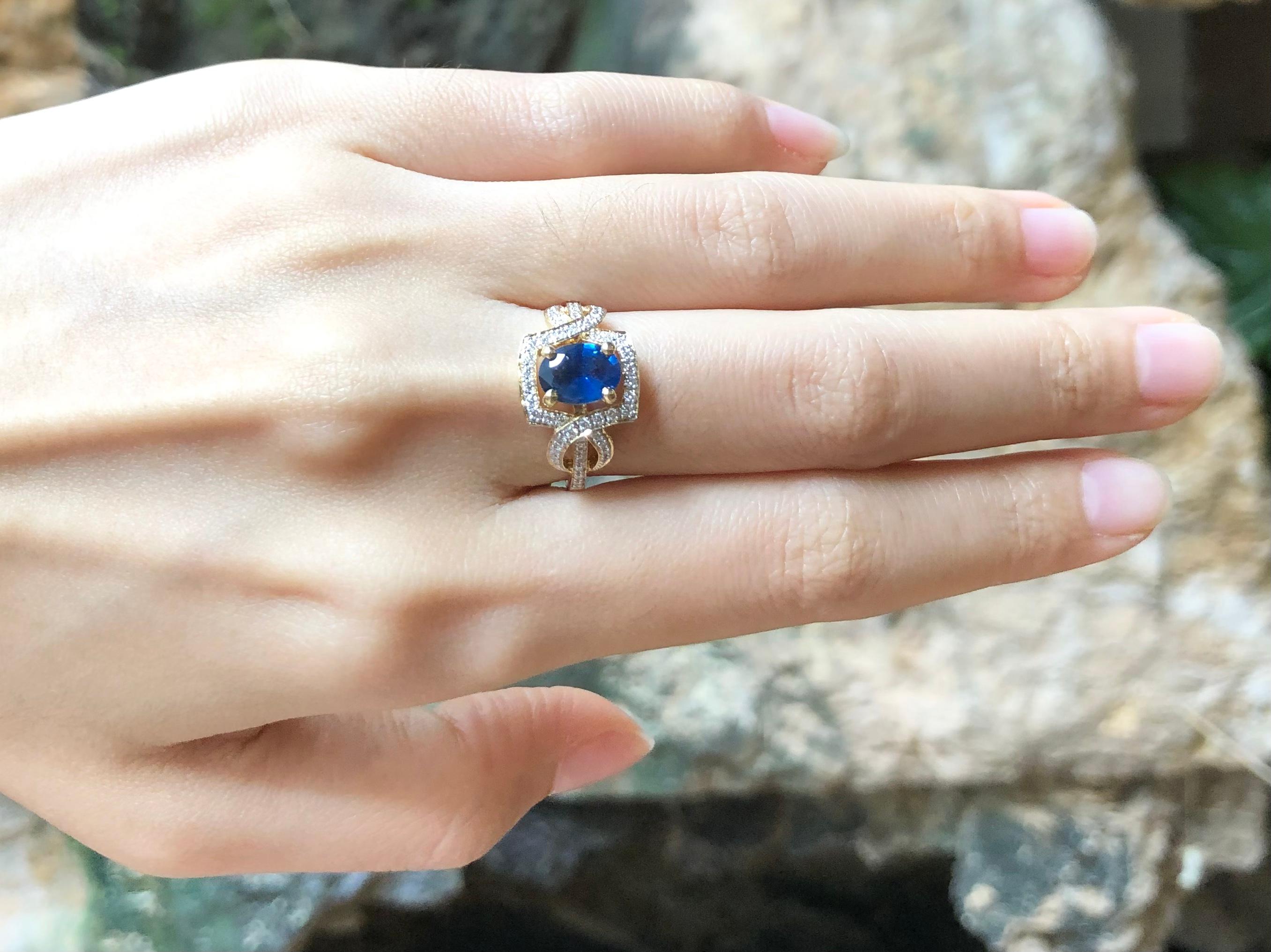 Women's Blue Sapphire 1.18 Carats with Diamond 0.27 Carat Ring Set in 18 Karat Gold Sett For Sale