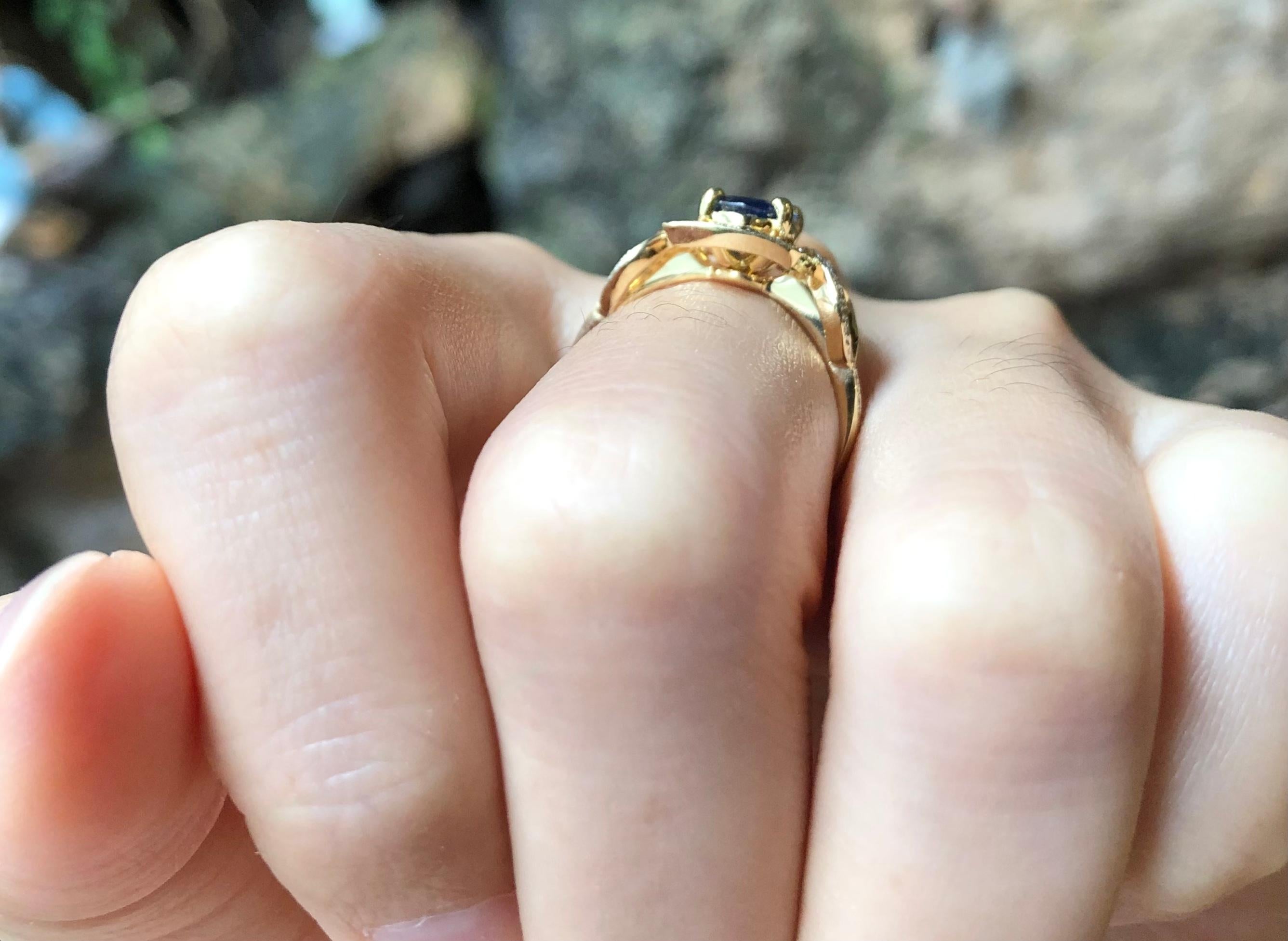 Blue Sapphire 1.18 Carats with Diamond 0.27 Carat Ring Set in 18 Karat Gold Sett For Sale 1