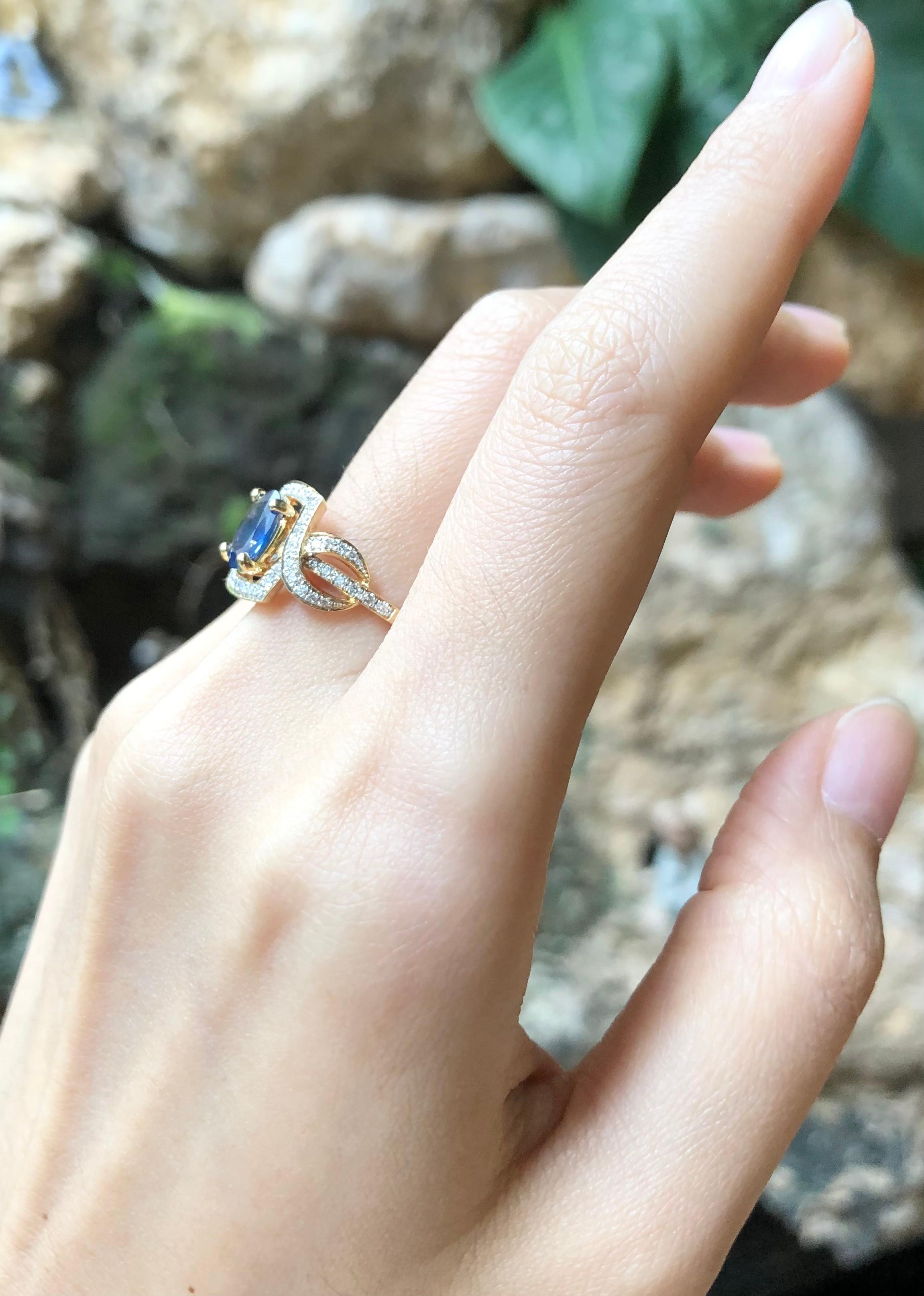 Blue Sapphire 1.18 Carats with Diamond 0.27 Carat Ring Set in 18 Karat Gold Sett For Sale 2