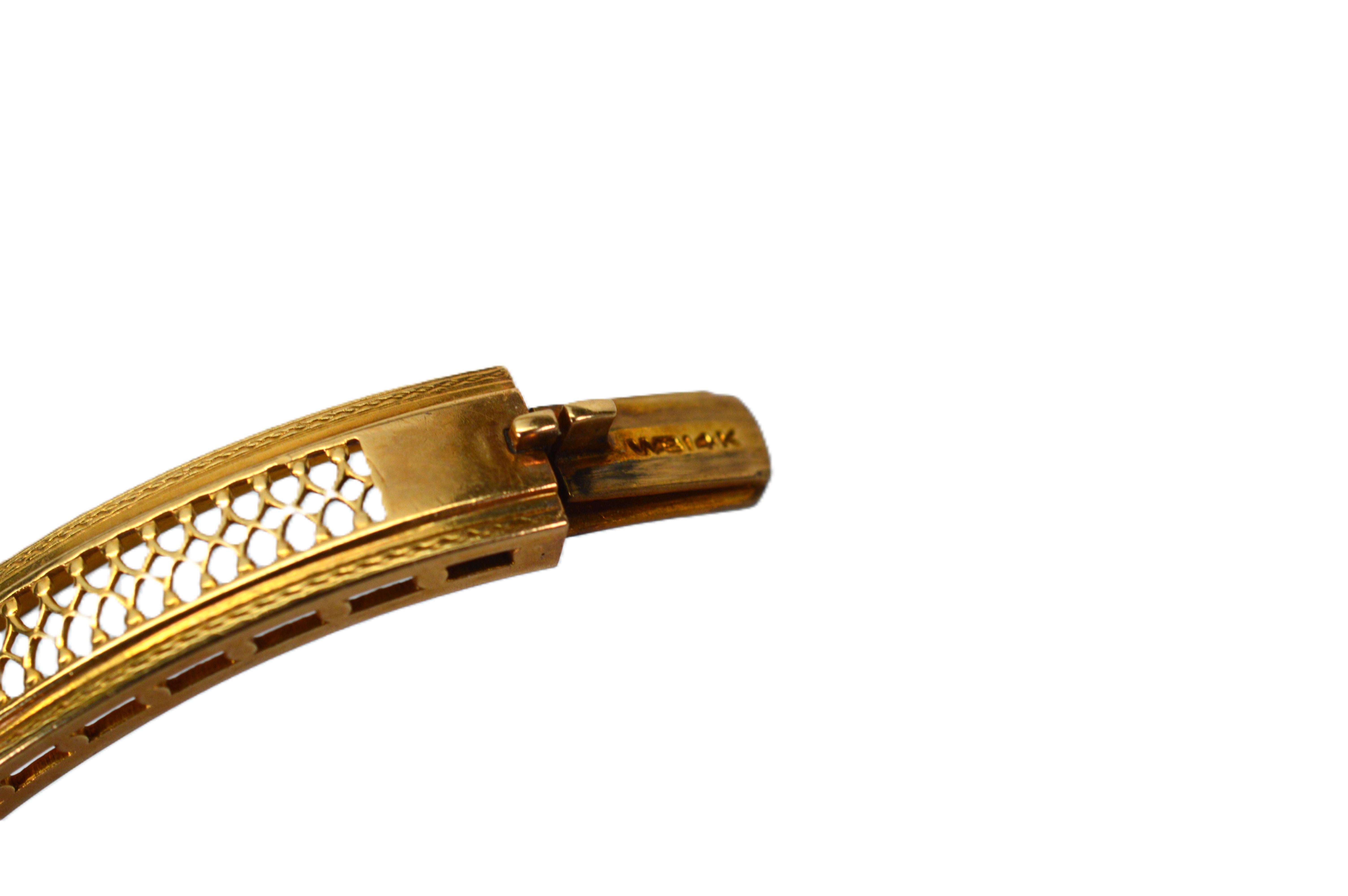 Bracciale Filgree in oro giallo 14 carati con zaffiro blu in vendita 1