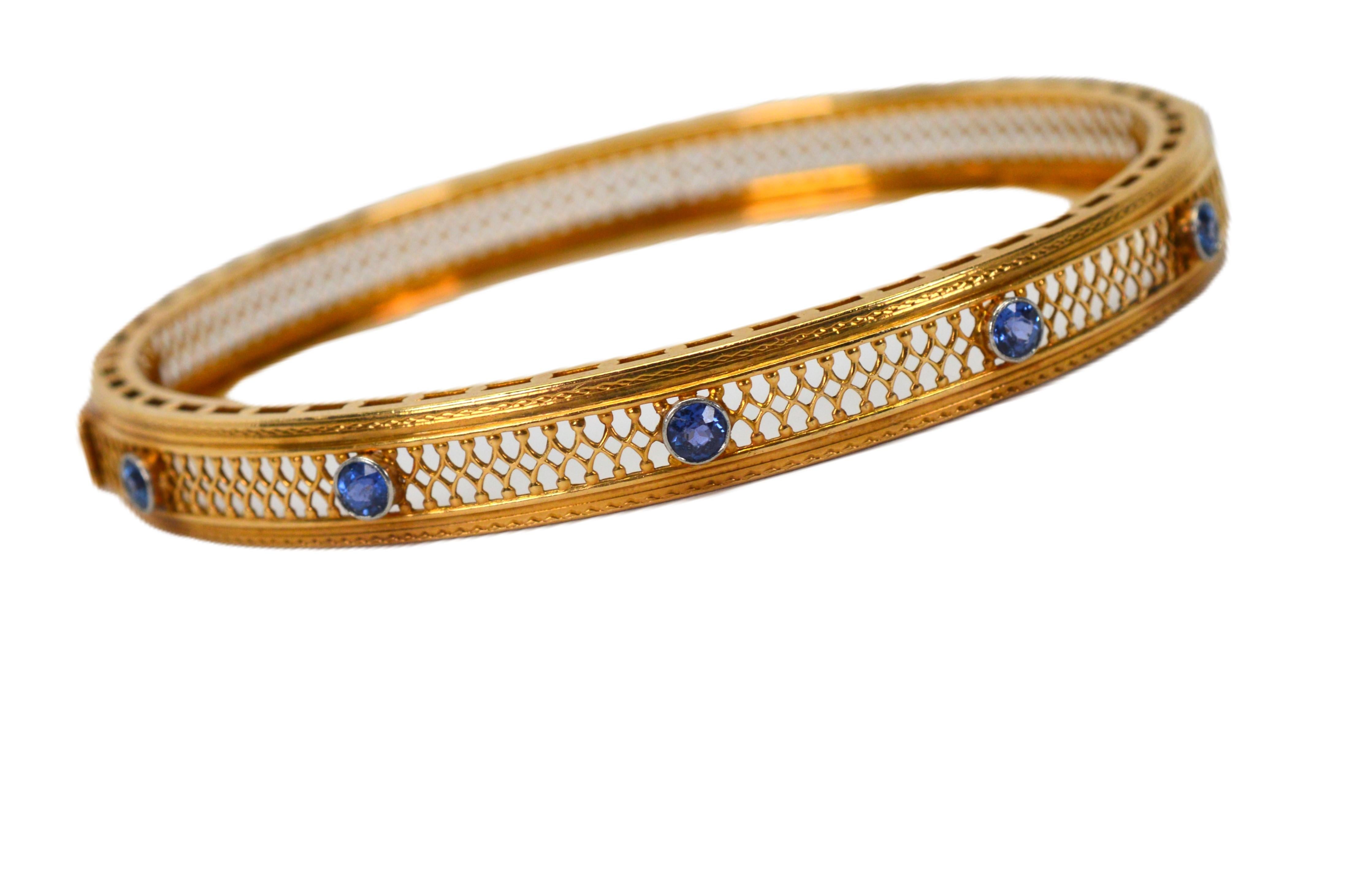 Bracciale Filgree in oro giallo 14 carati con zaffiro blu in vendita 2
