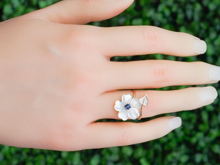 For Sale:  Blue Sapphire 14k Gold Ring with Carved Mother of Pearl Flower 12