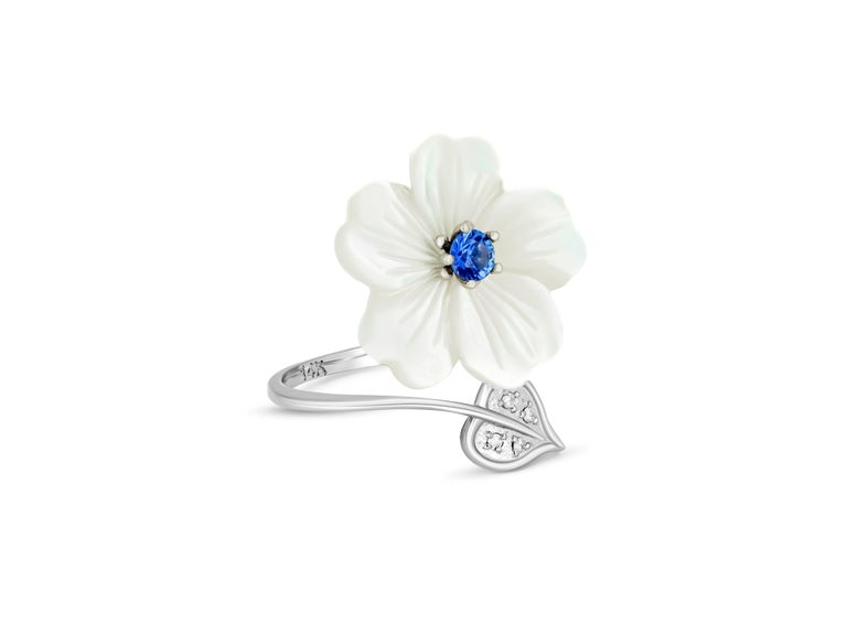 For Sale:  Blue Sapphire 14k Gold Ring with Carved Mother of Pearl Flower 2