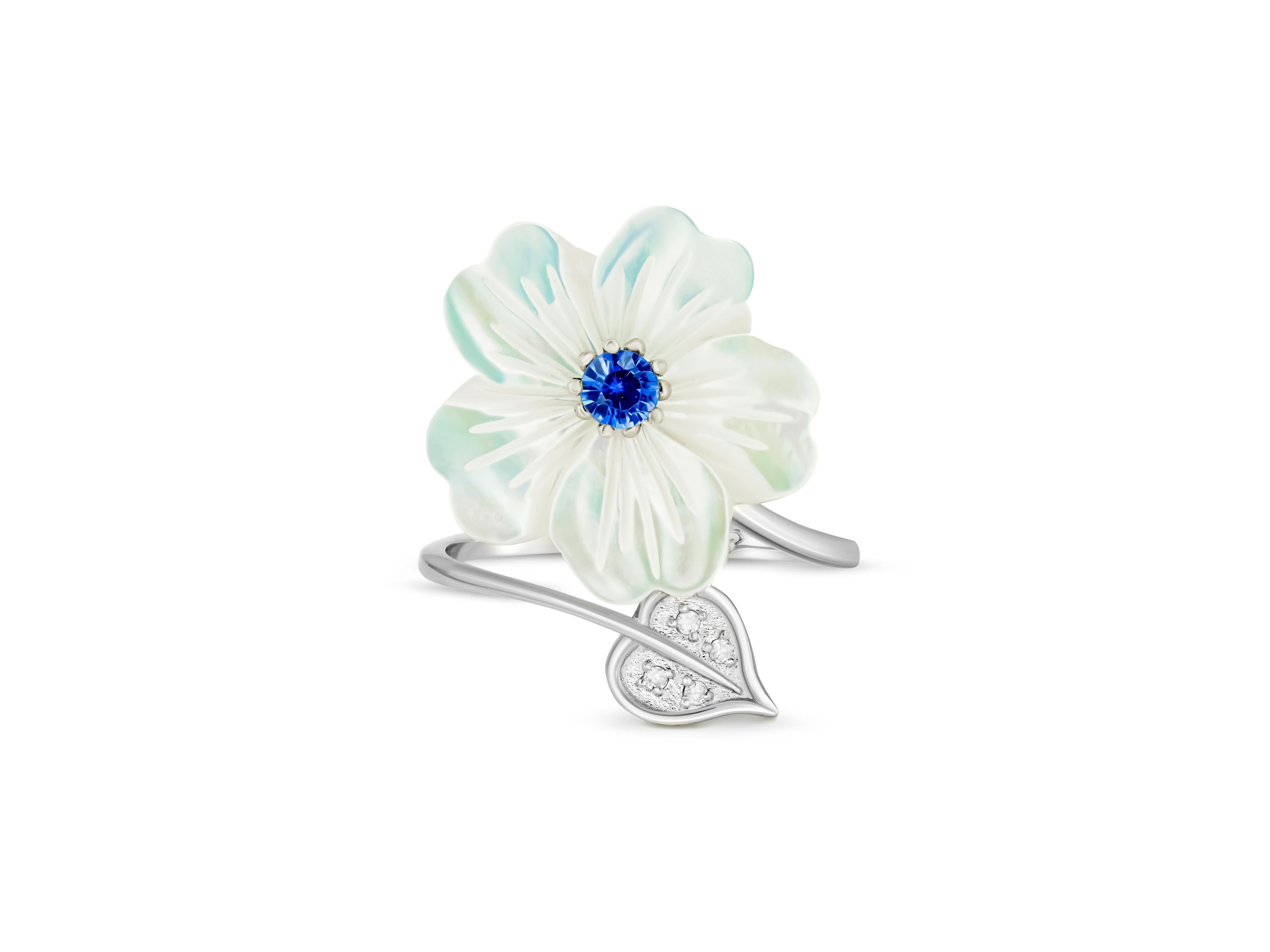 For Sale:  Blue Sapphire 14k Gold Ring with Carved Mother of Pearl Flower 4