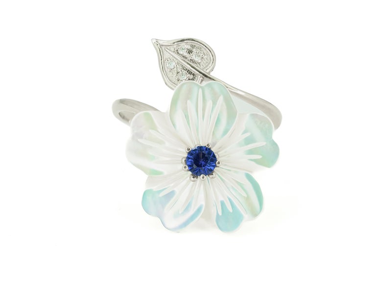 For Sale:  Blue Sapphire 14k Gold Ring with Carved Mother of Pearl Flower 8