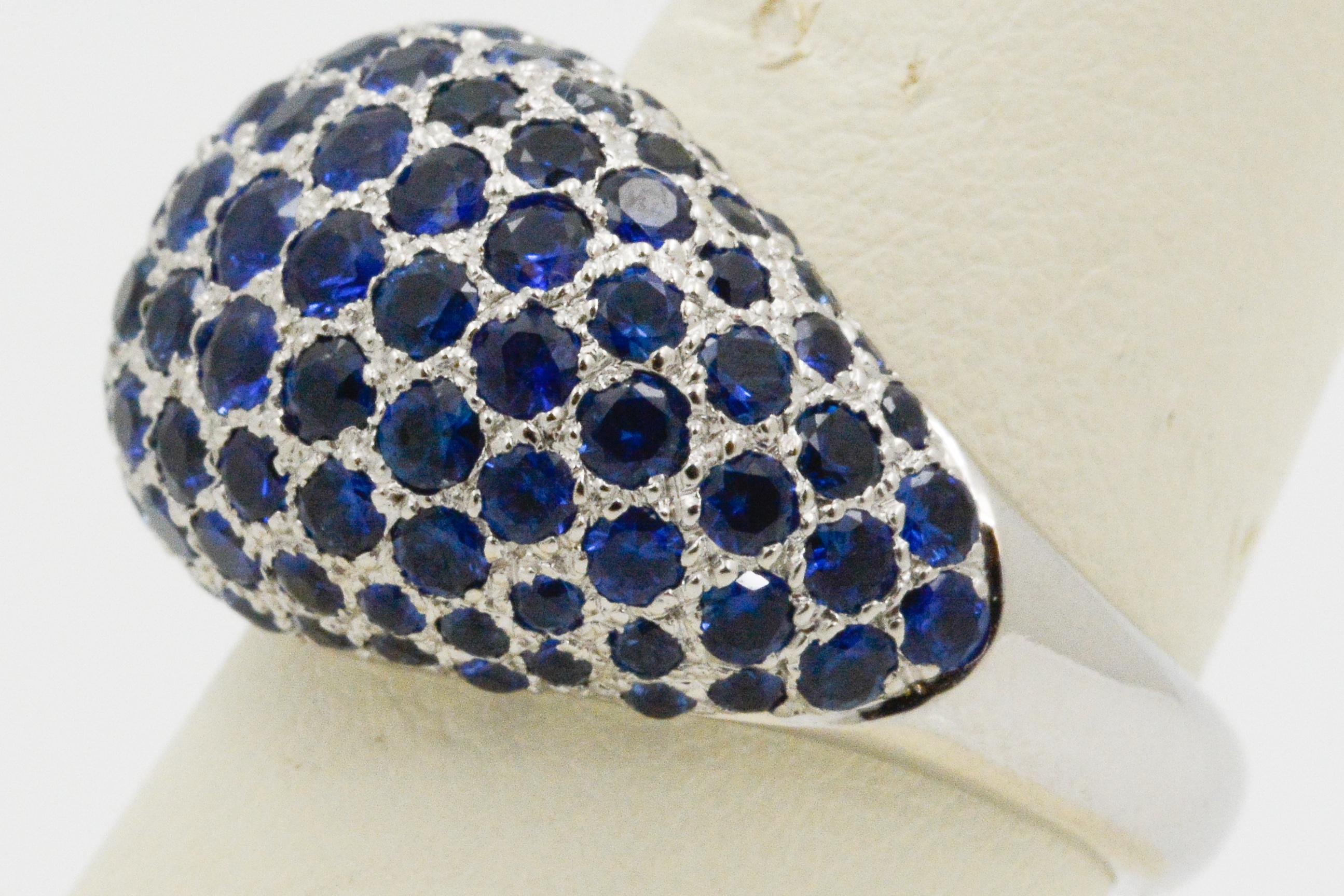 Blue Sapphire 14 Karat White Gold Dome Ring In Good Condition In Dallas, TX