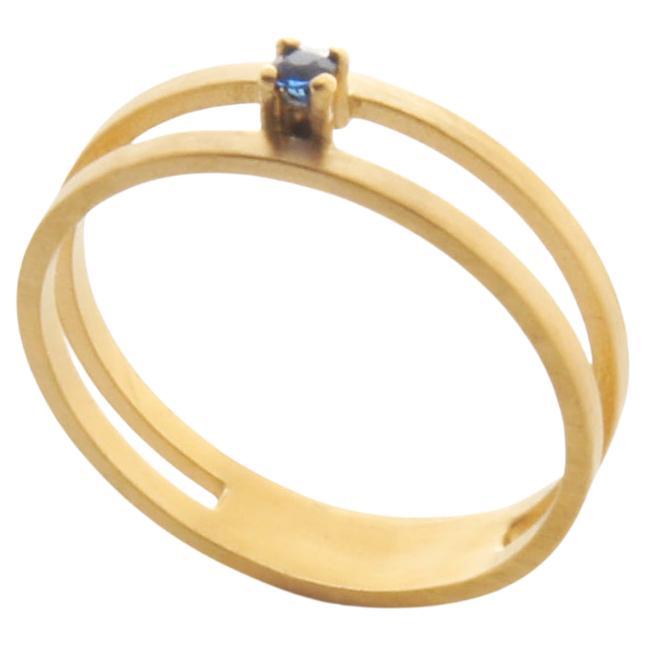 Doppelreihiger Ring mit blauem Saphir aus 18 Karat Gelbgold, US6.75 im Angebot