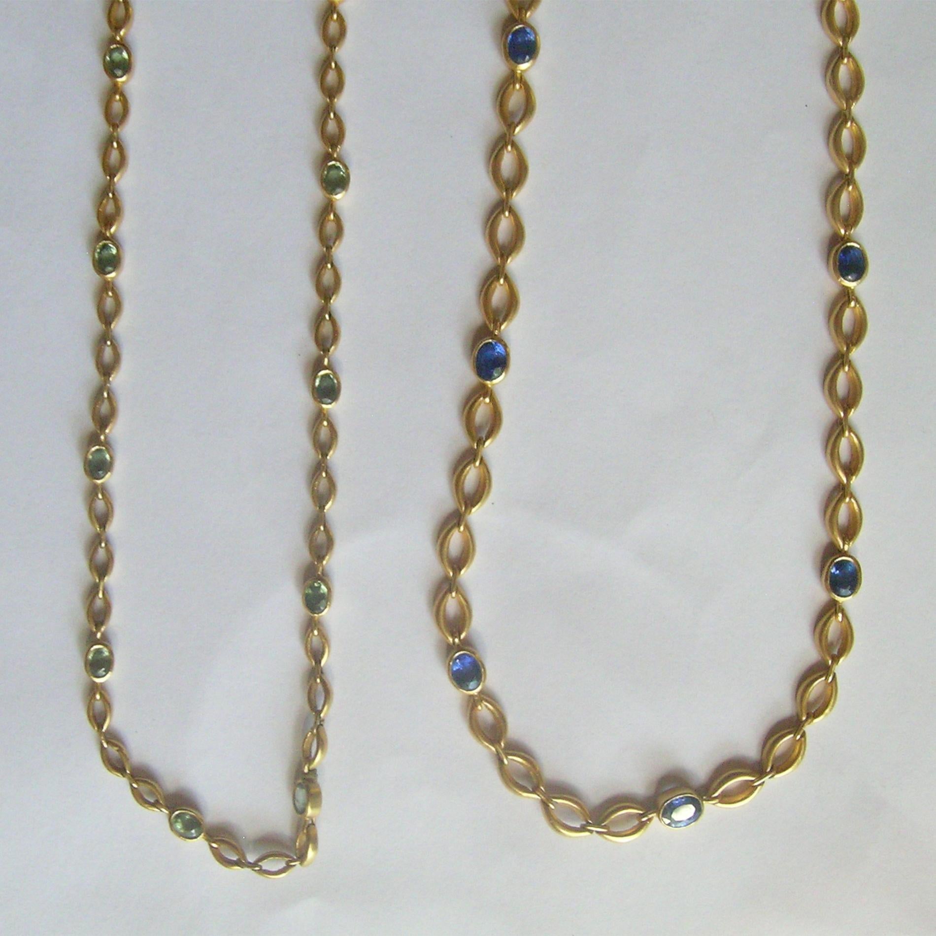 Blue Sapphire and 18 Karat Gold Marquis Chain Necklace For Sale 1