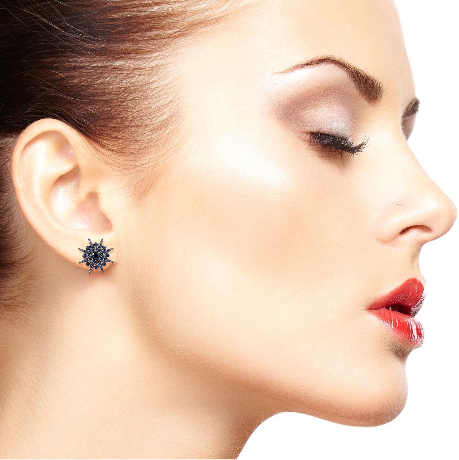 Modern Blue Sapphire 18 Karat Gold Starburst Stud Earrings For Sale