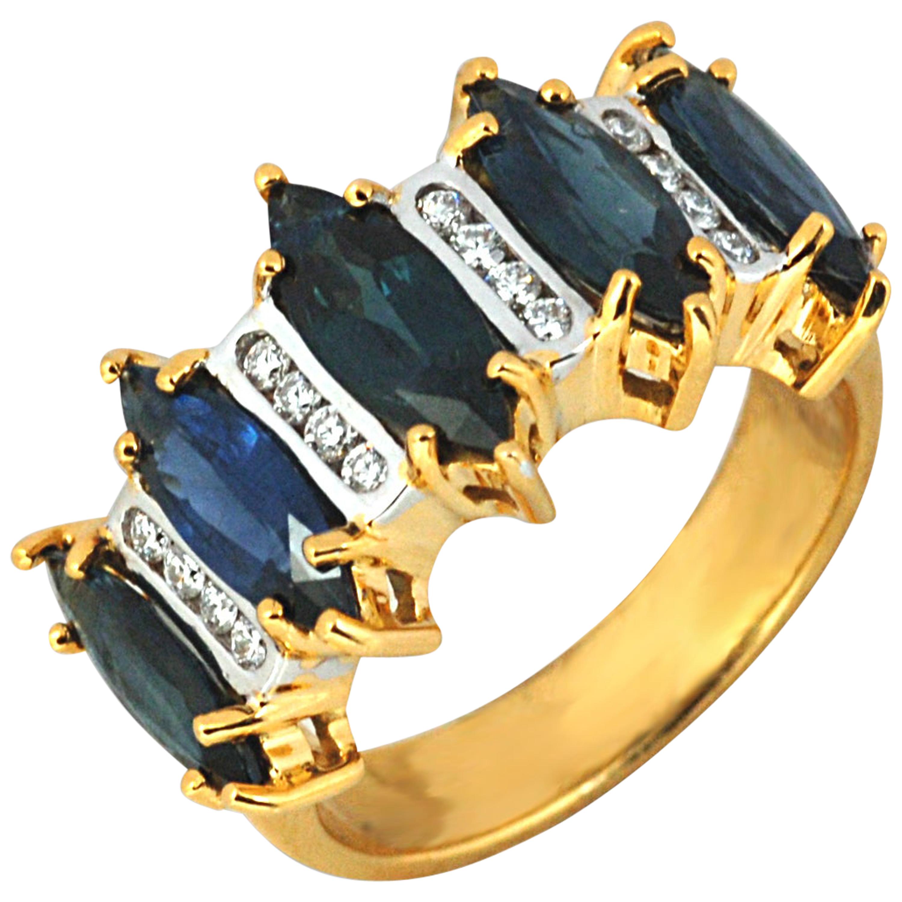 Blue Sapphire 3.04 Carat with Diamond 0.18 Carat Ring in 18 Karat Gold Settings