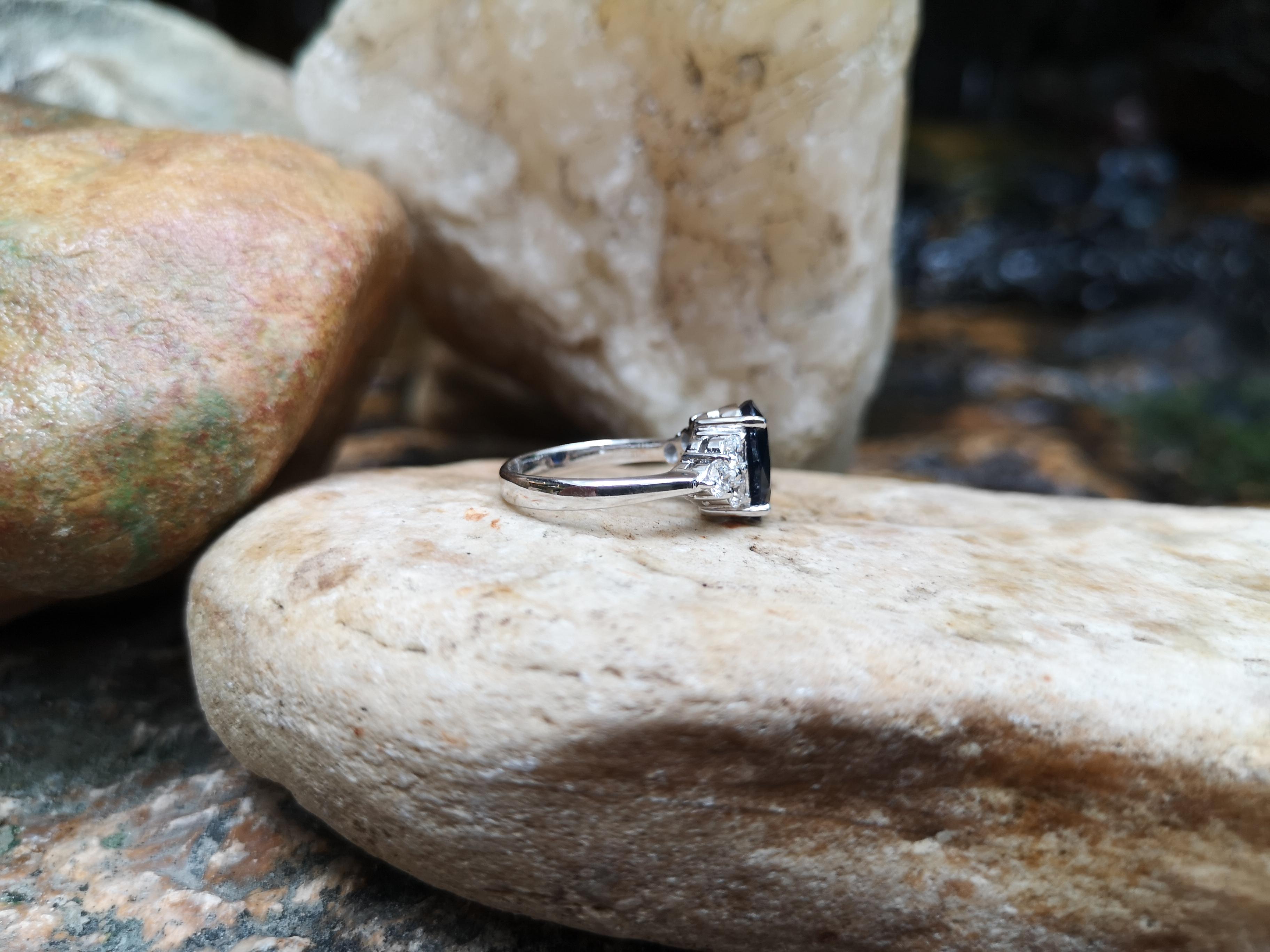 4 carat blue sapphire ring