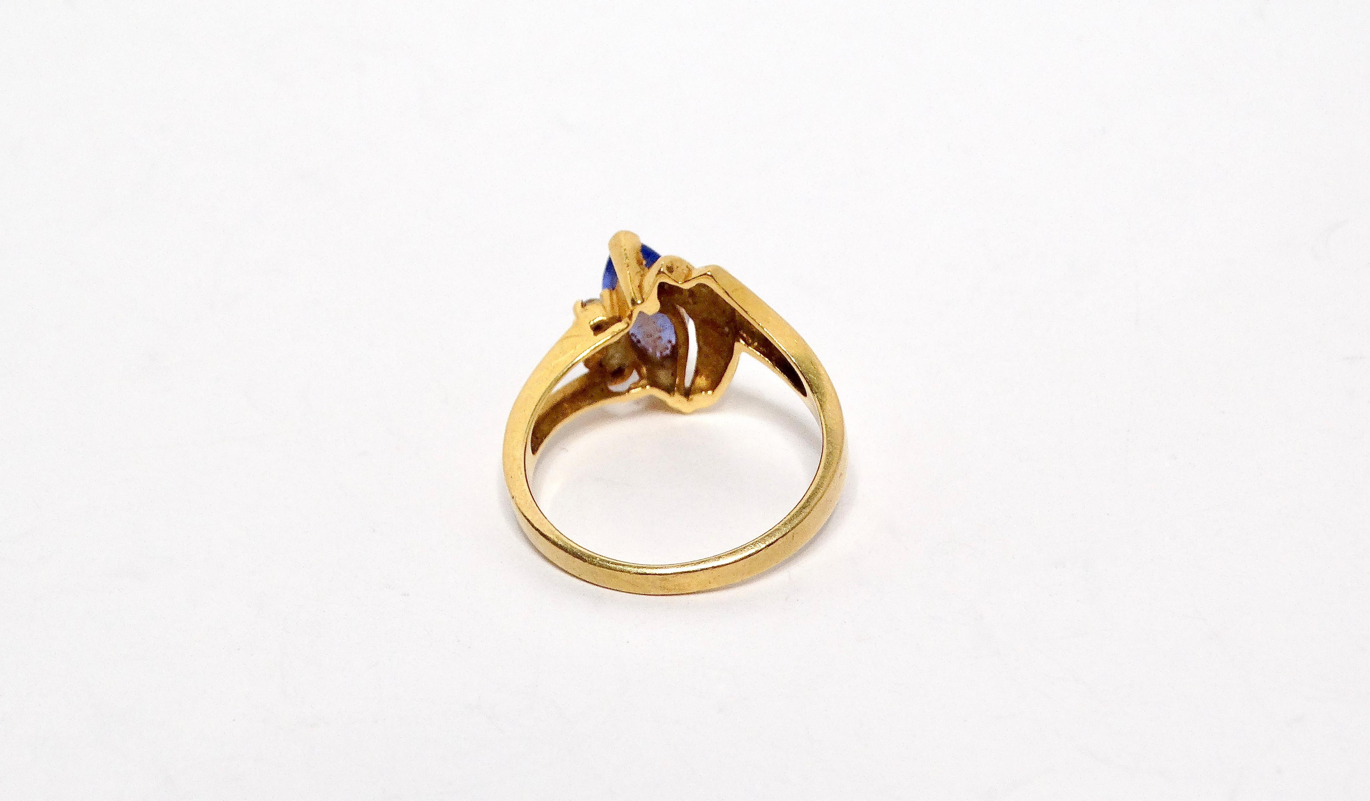Blue Sapphire & 4 Diamond Vintage 14k Gold Ring For Sale 1