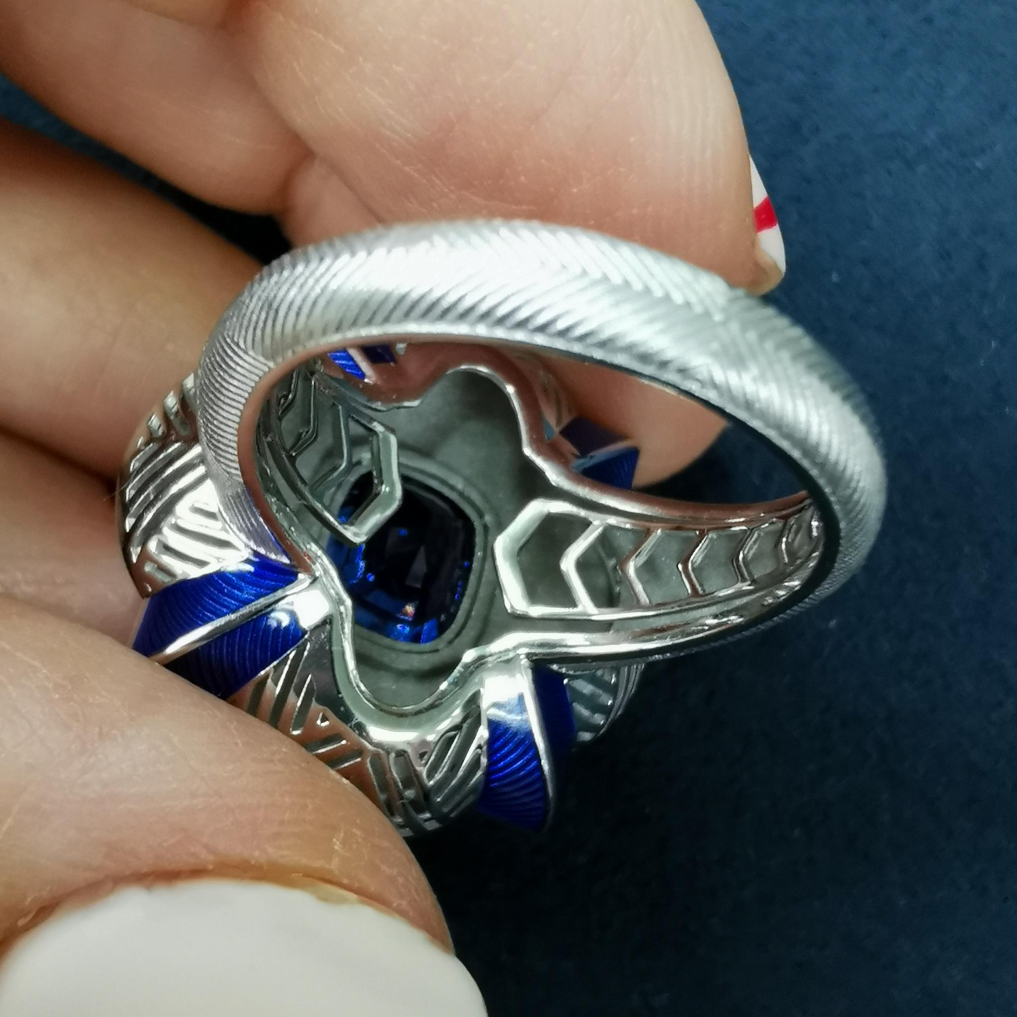 Contemporary Blue Sapphire 4.04 Carat Diamonds Enamel 18 Karat White Gold Cocktail Ring For Sale
