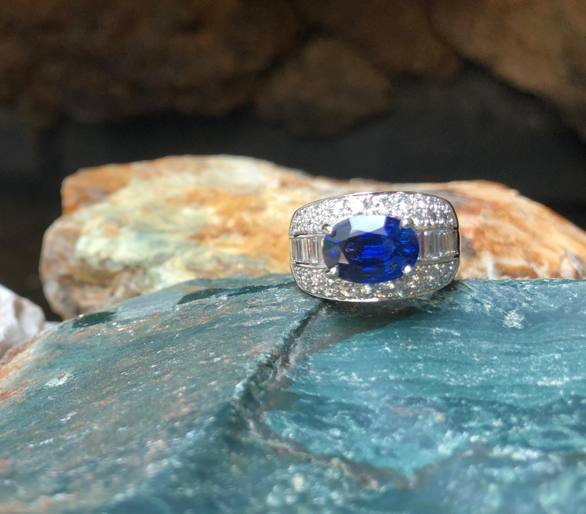 Blauer blauer Saphir 4,34 Karat Diamant 1,44 Karat Ring in 18 Karat Weißgoldfassung im Angebot 10