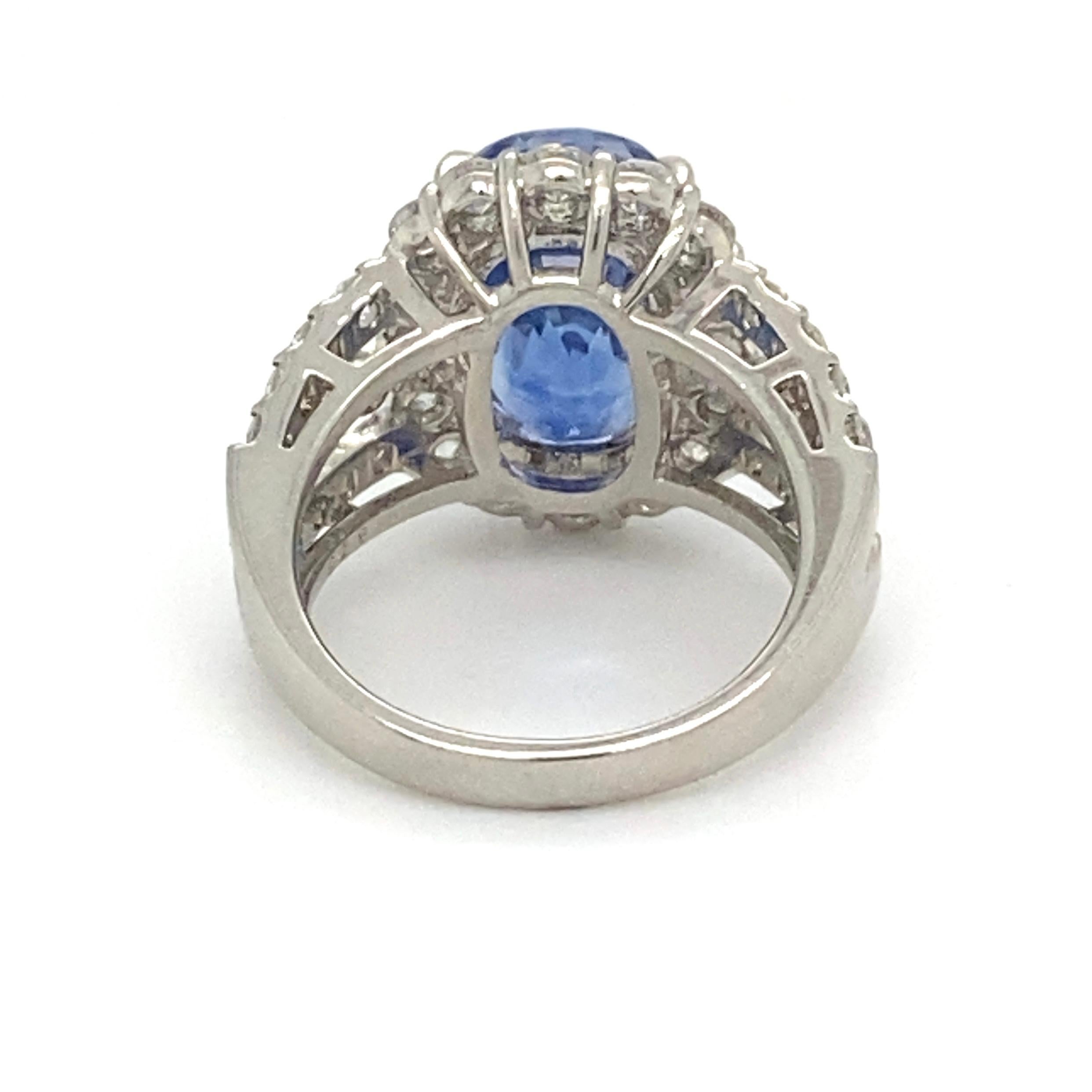 Blue Sapphire 8.25 Carat and Diamond Platinum Ring For Sale 4