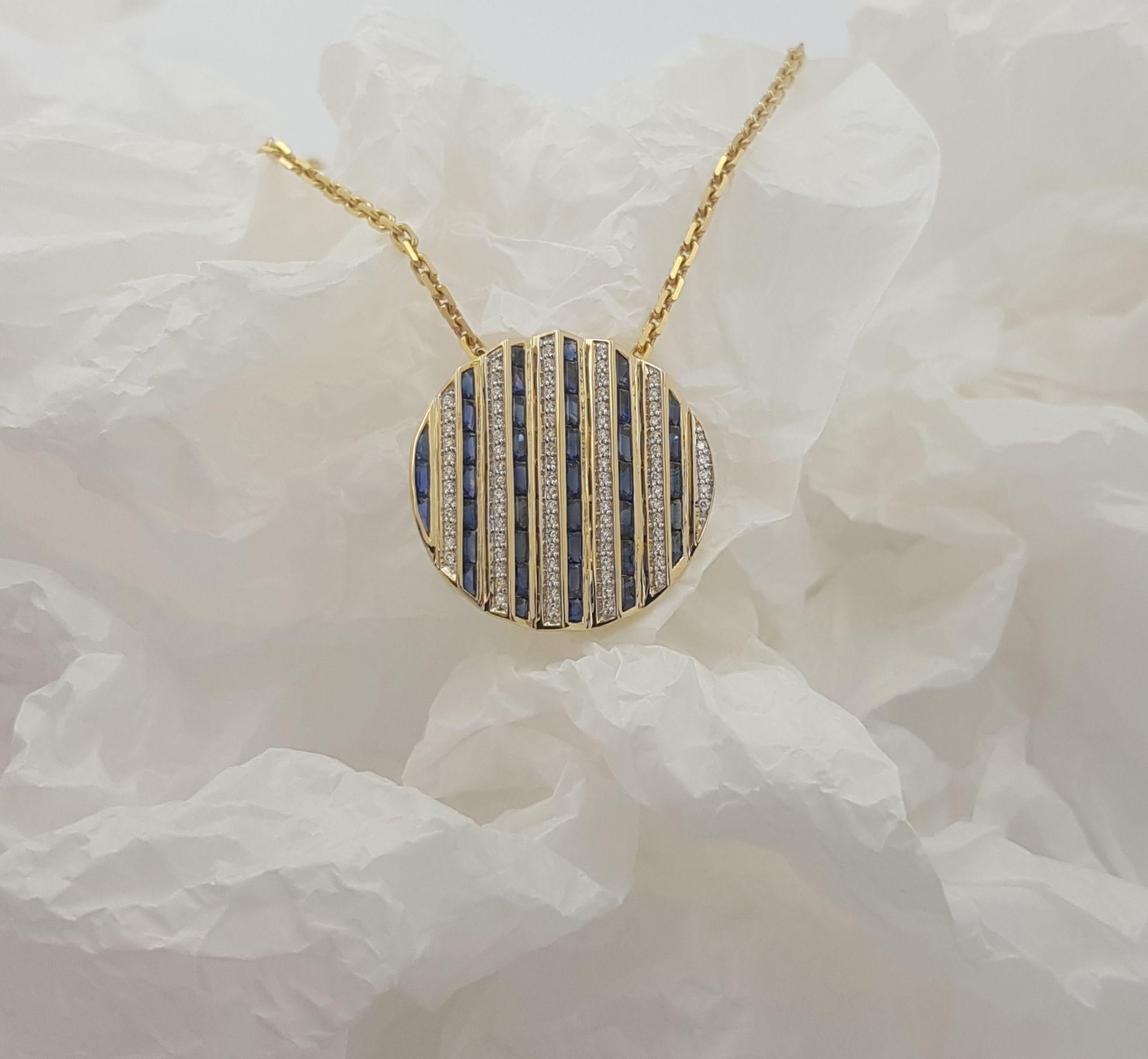 Pendentif Agamo en saphir bleu et diamant serti dans des montures en or 18K en vente 2