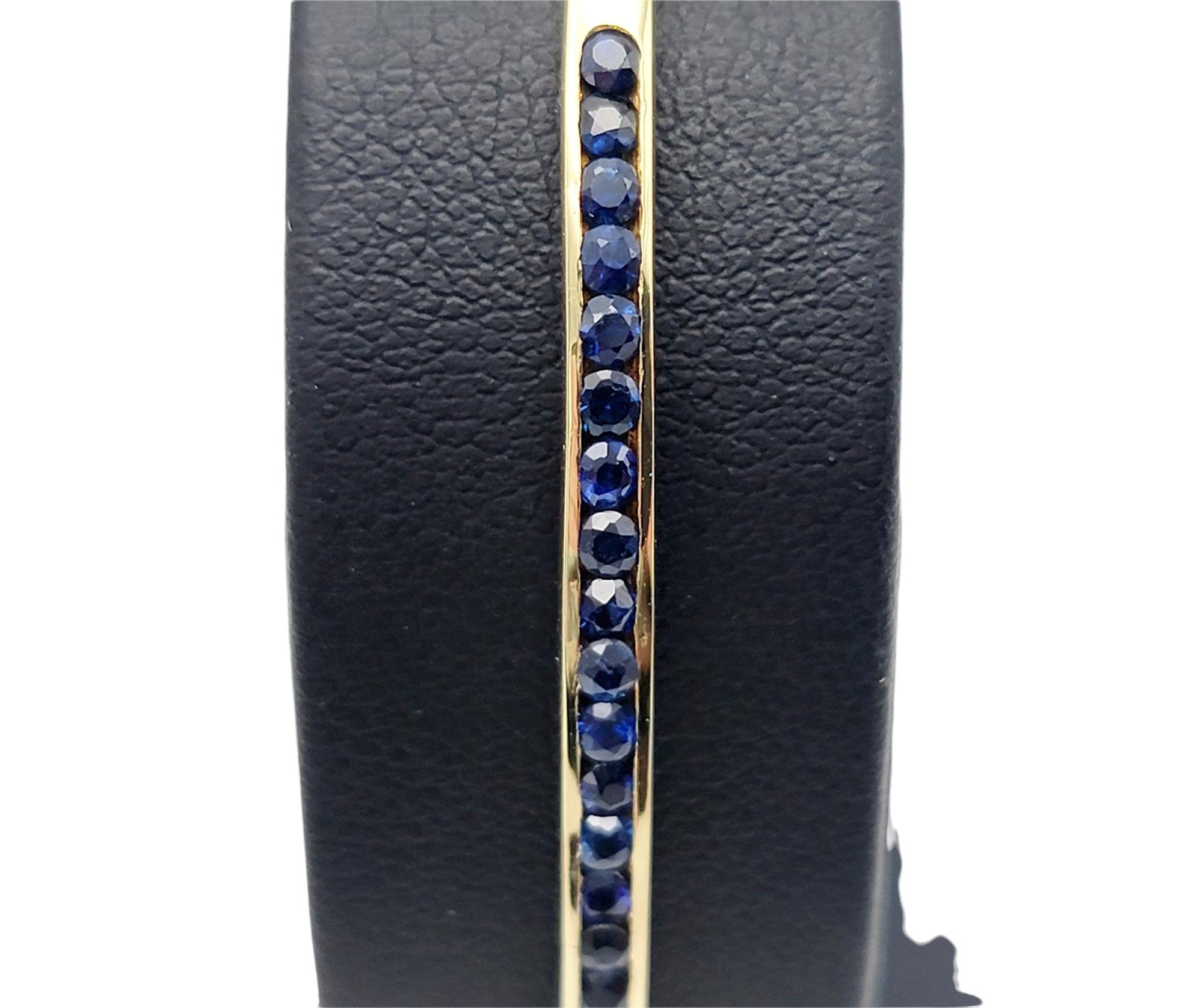 Blauer Saphir und 18 Karat Gelbgold Rechteckiger Scharnier-Armreif mit schmalem Band 4