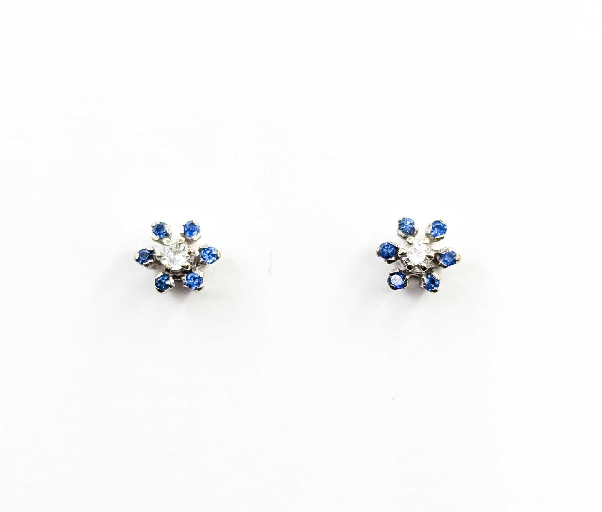 Pendientes Zafiro Azul y Diamante Oro Blanco 14k en Excelente estado para la venta en Bloomington, MN