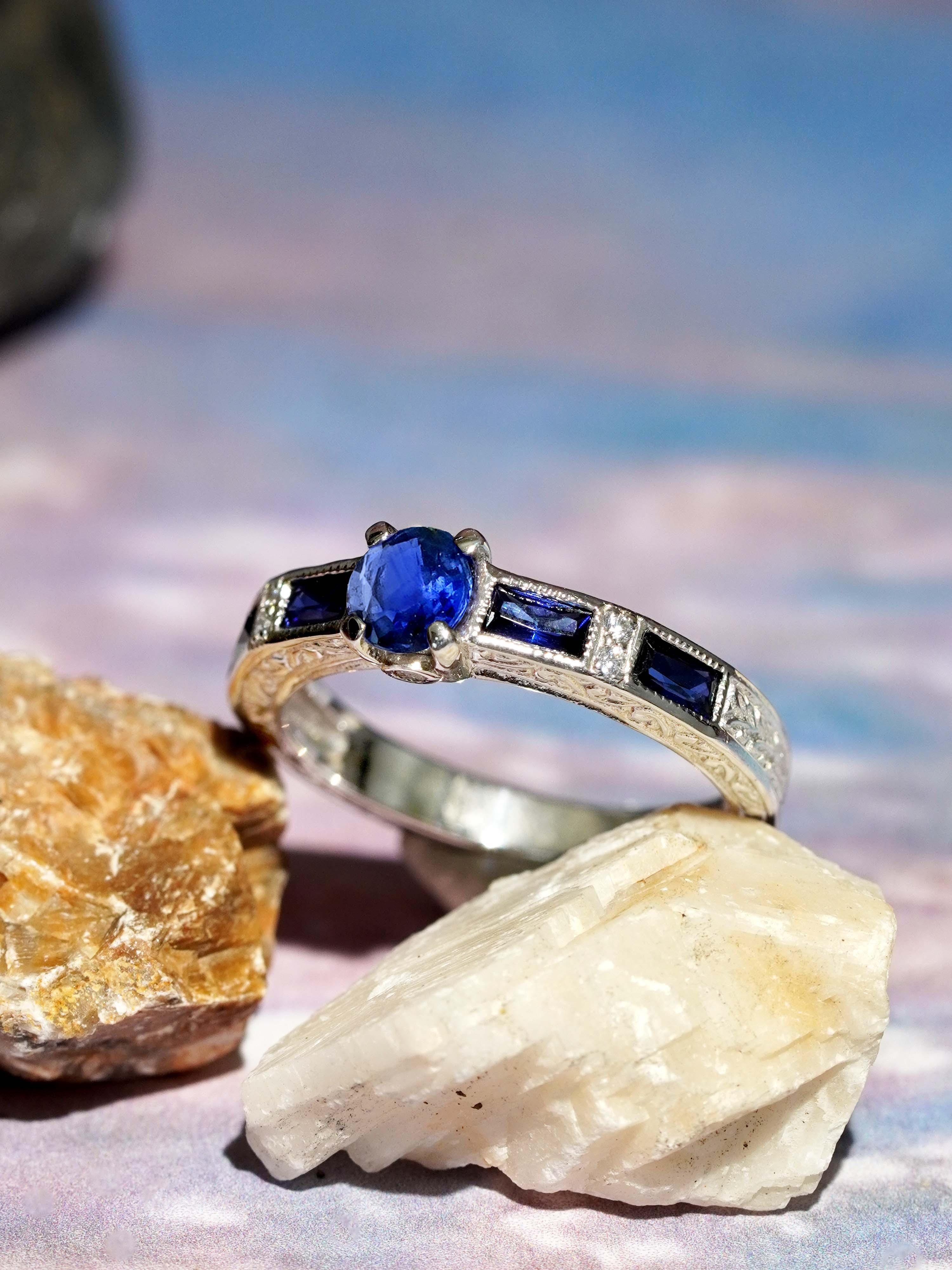Bague de fiançailles solitaire en or 14 carats, saphir bleu et diamant, style Art déco Pour femmes en vente