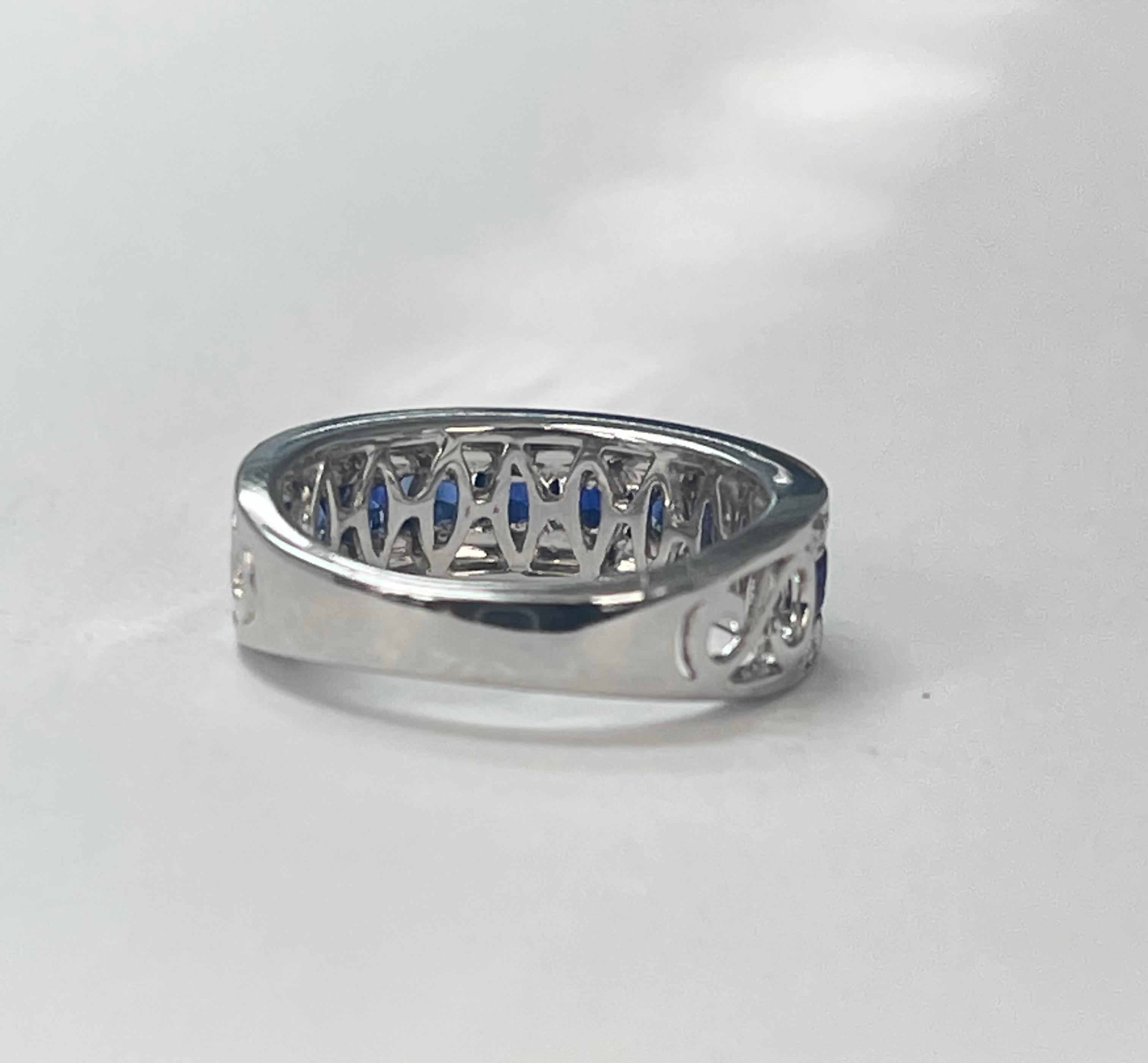 Blue Sapphire and Diamond Band Ring in 18k White Gold In New Condition For Sale In New York, NY