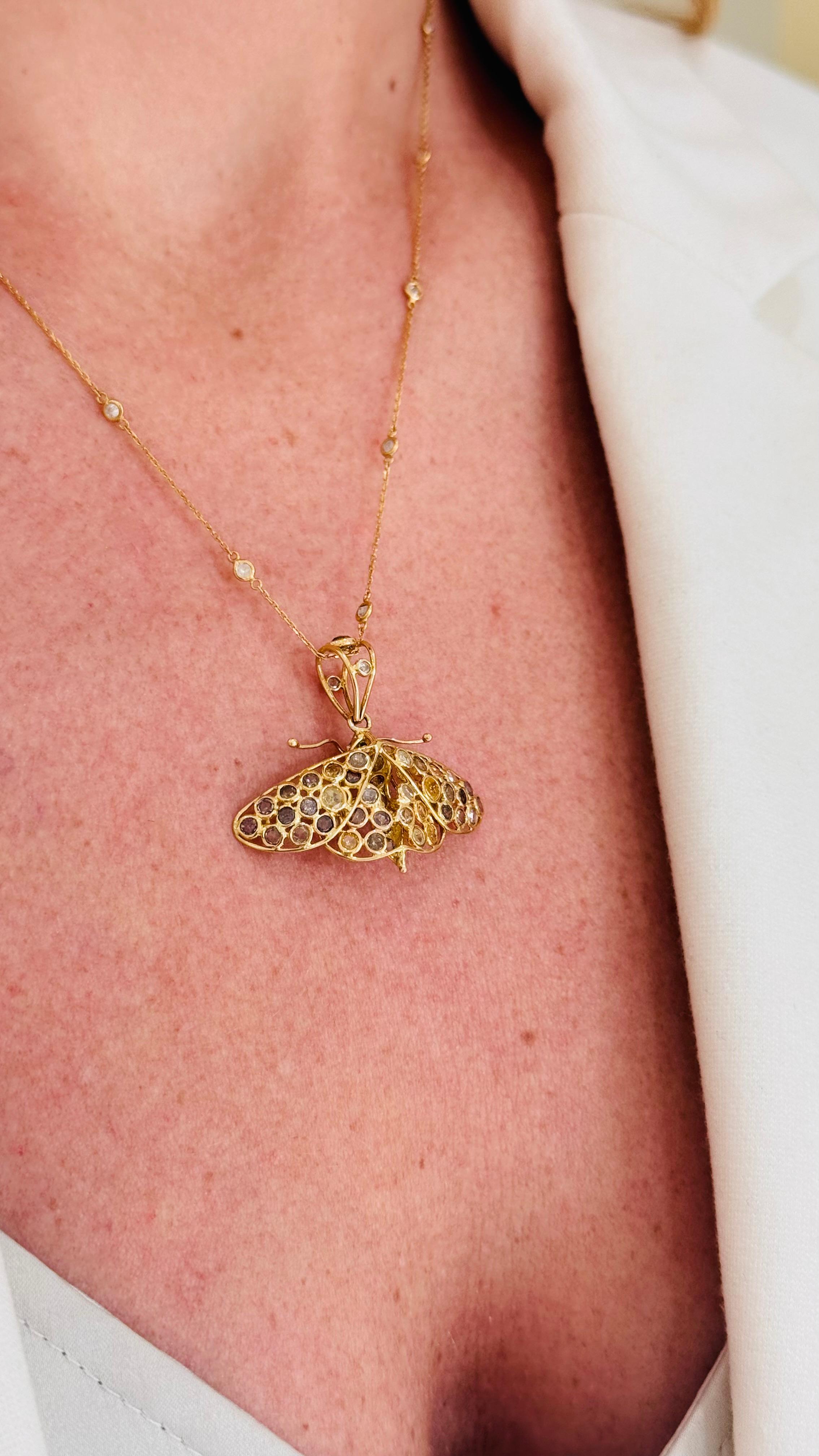 Blue Sapphire and Diamond Butterfly Pendant in 18k Yellow Gold In New Condition For Sale In Coral Gables, FL