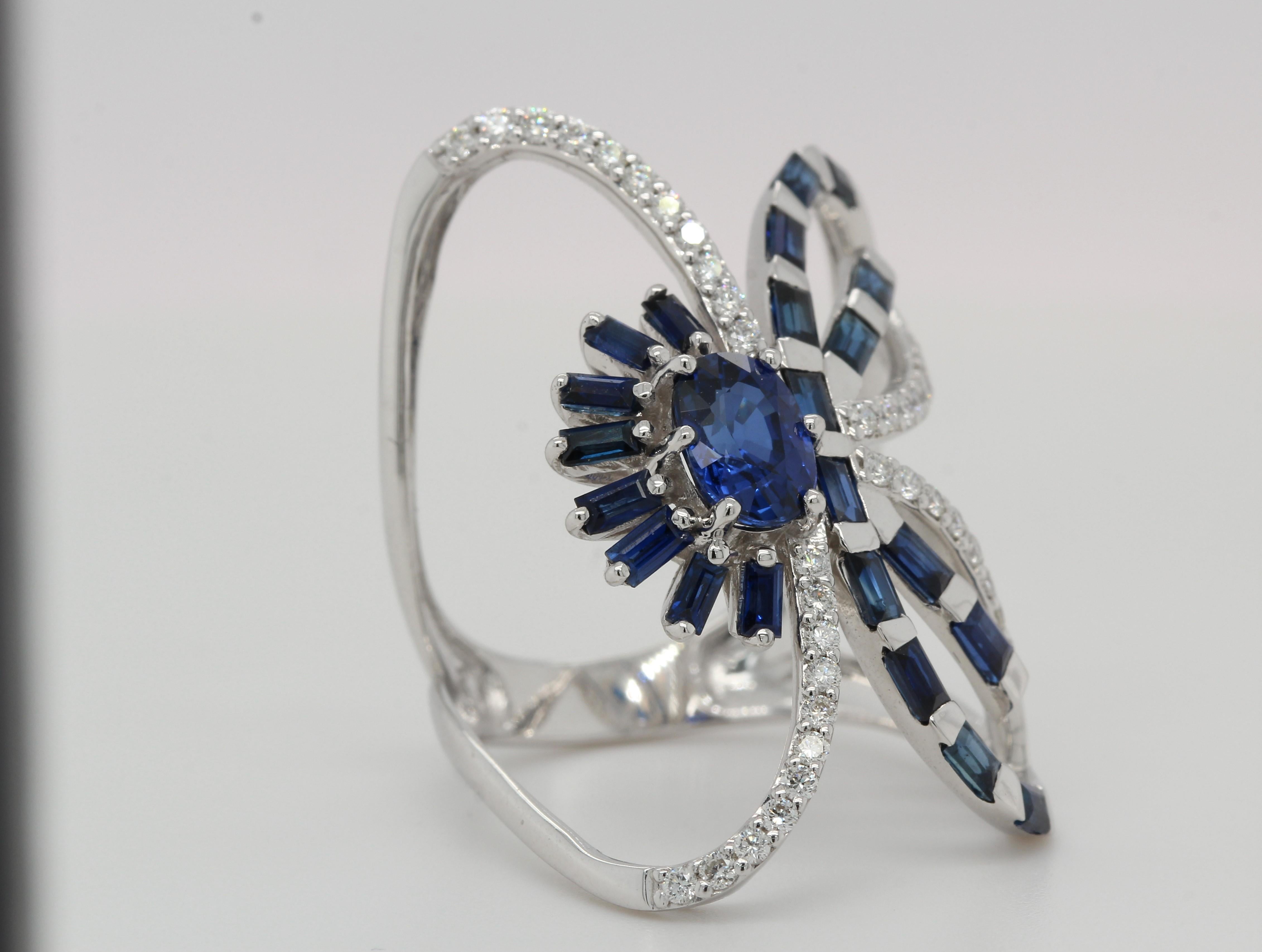 Bague papillon en or 18 carats, saphir bleu et diamants Neuf - En vente à Bangkok, 10