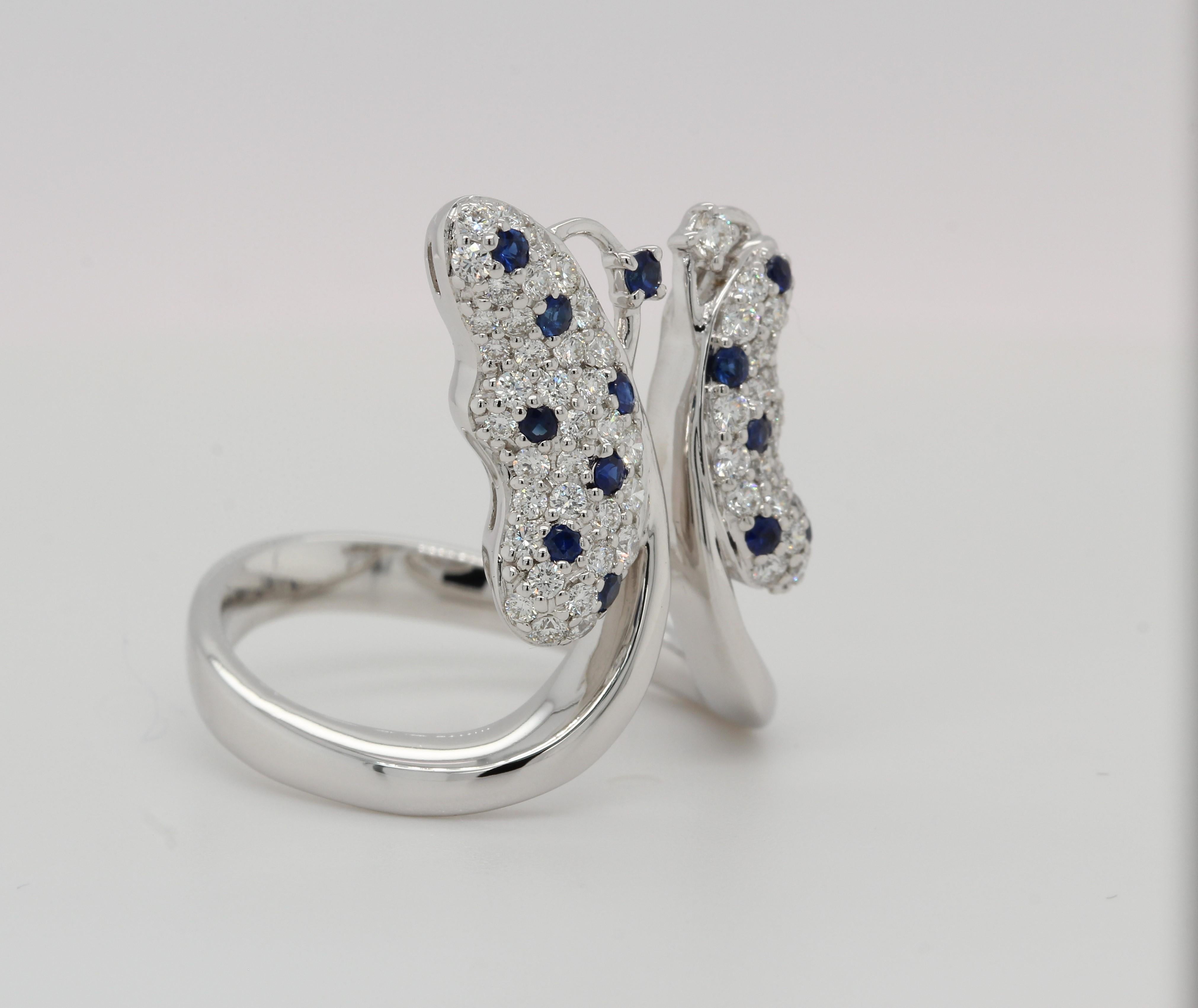 Bague papillon en or 18 carats, saphir bleu et diamants Unisexe en vente