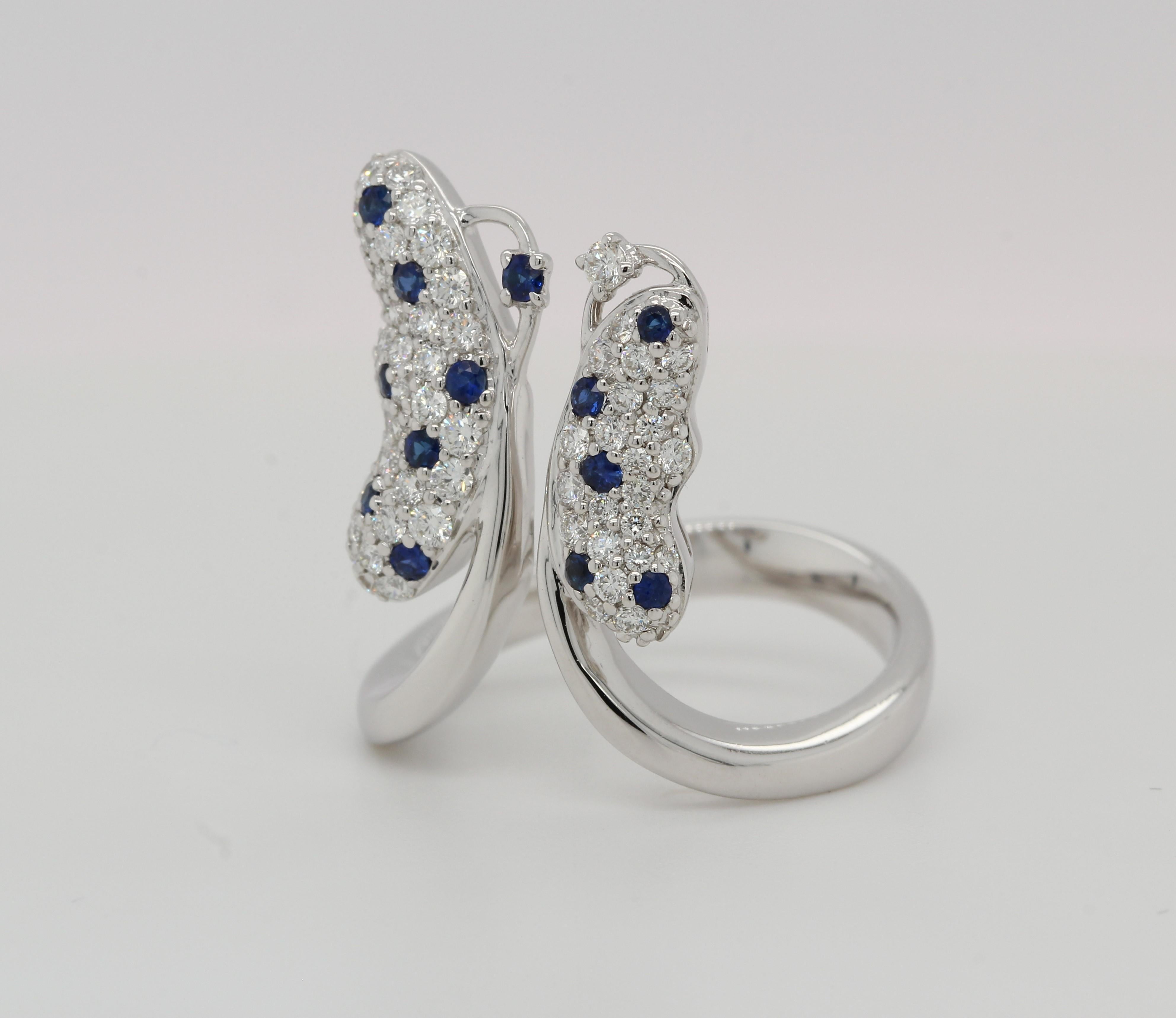 Bague papillon en or 18 carats, saphir bleu et diamants en vente 2