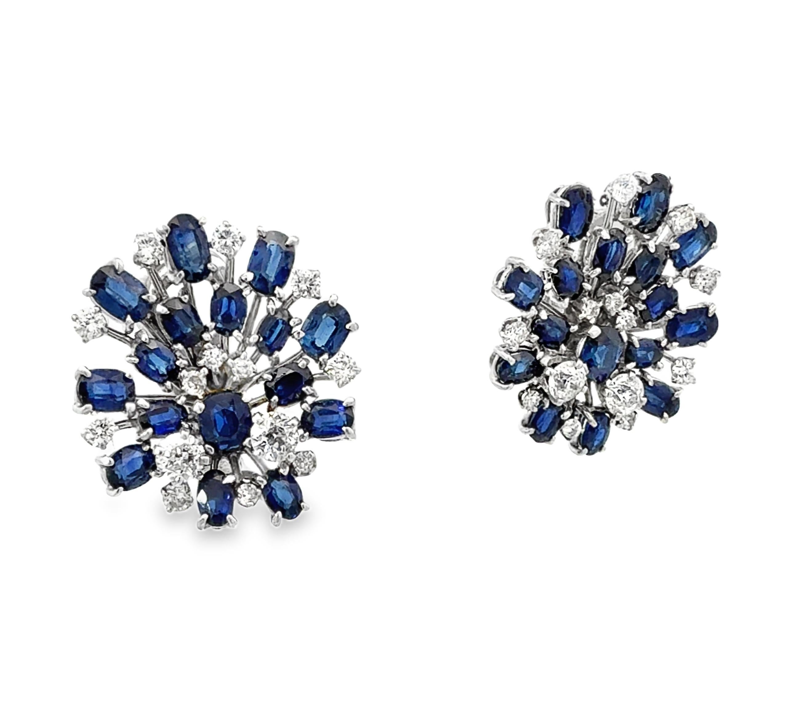 Taille ovale Boucles d'oreilles Clips en saphir bleu et diamants en vente