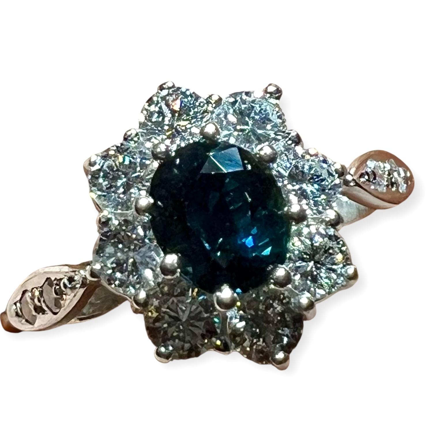 Bague à saphir bleu et diamant en or blanc 18 carats, vers 1950 Bon état - En vente à SAINT-OUEN-SUR-SEINE, FR