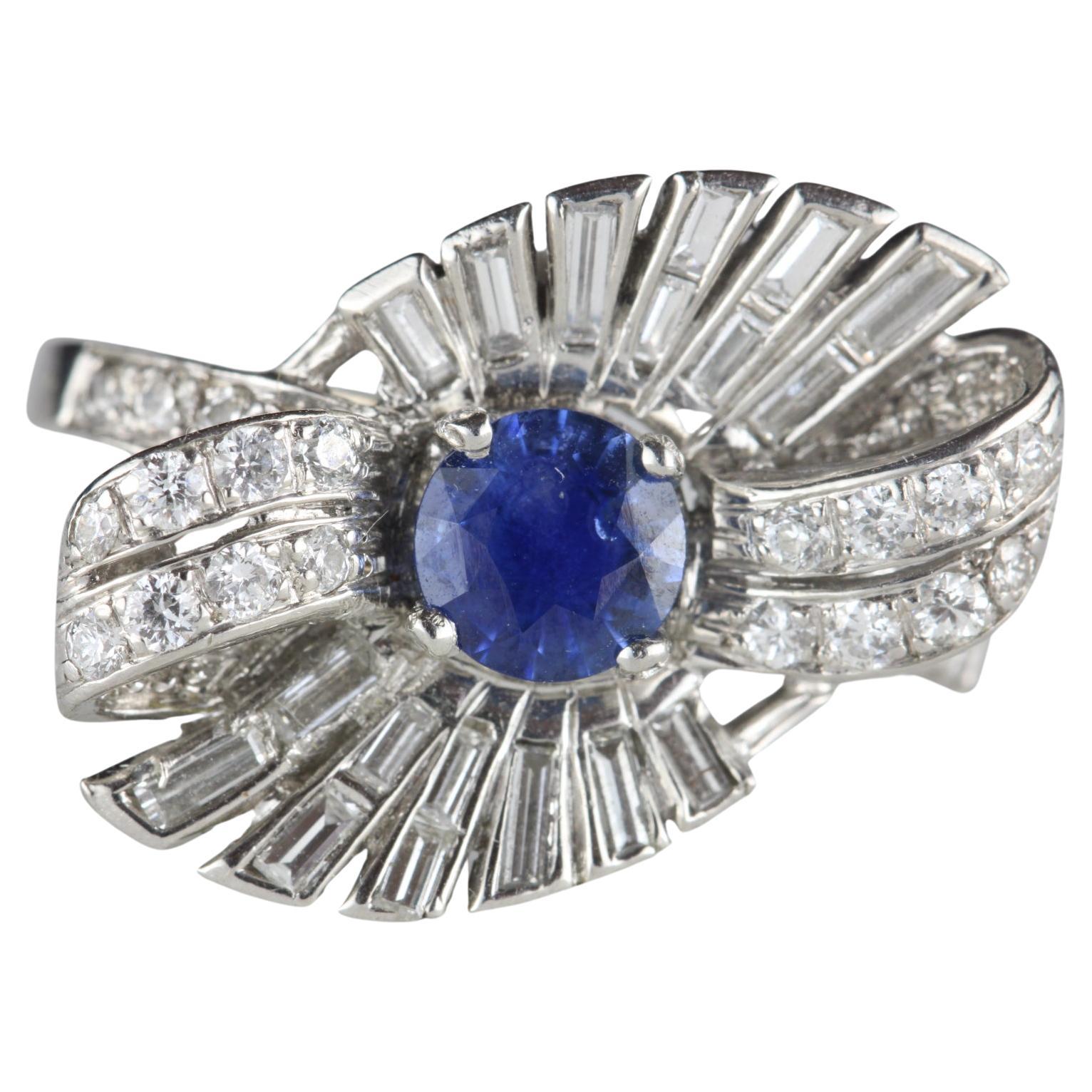 Bague cocktail saphir bleu et diamant en vente