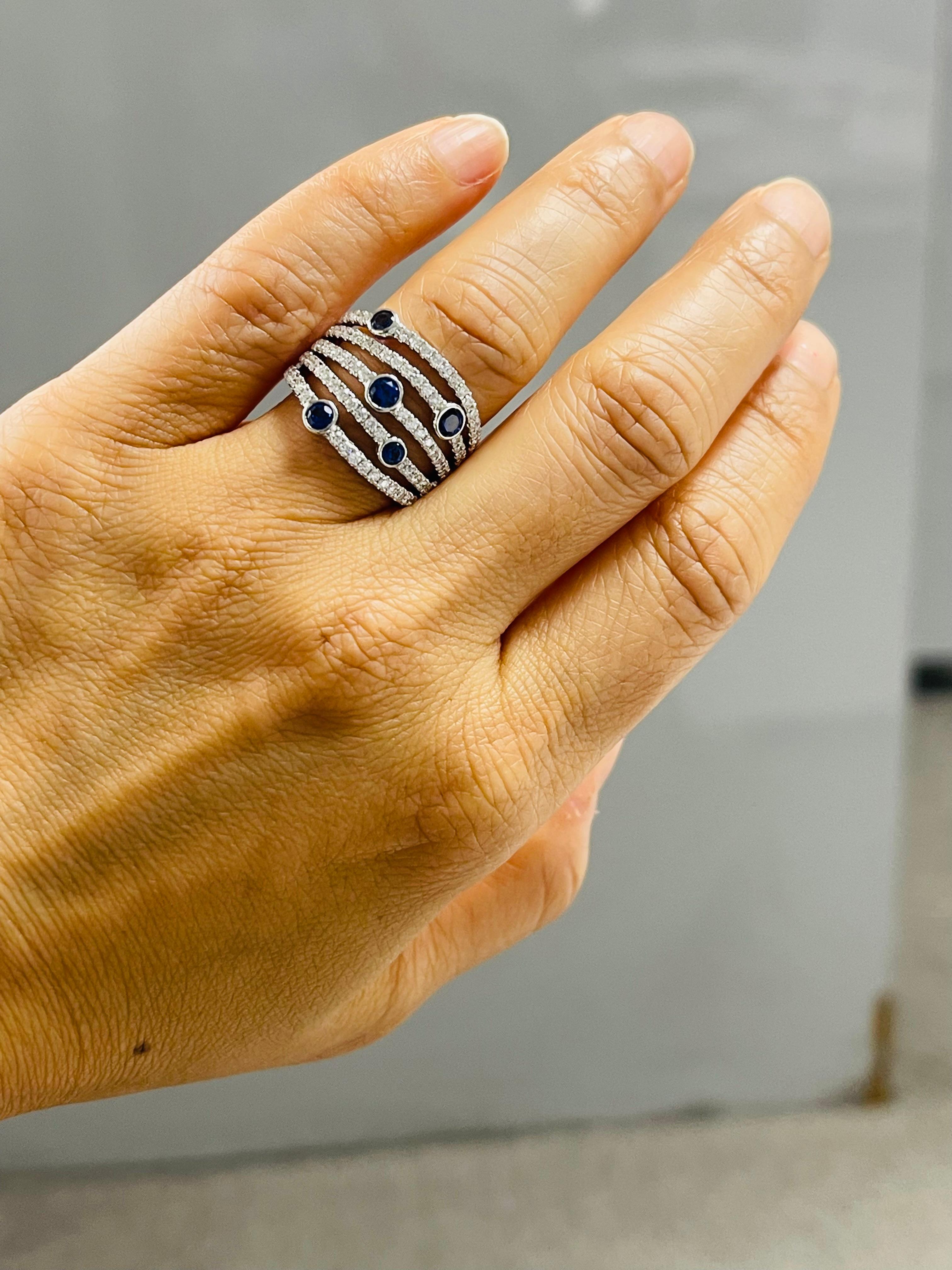 Cocktailring mit blauem Saphir und Diamant aus 18 Karat Weißgold im Angebot 1