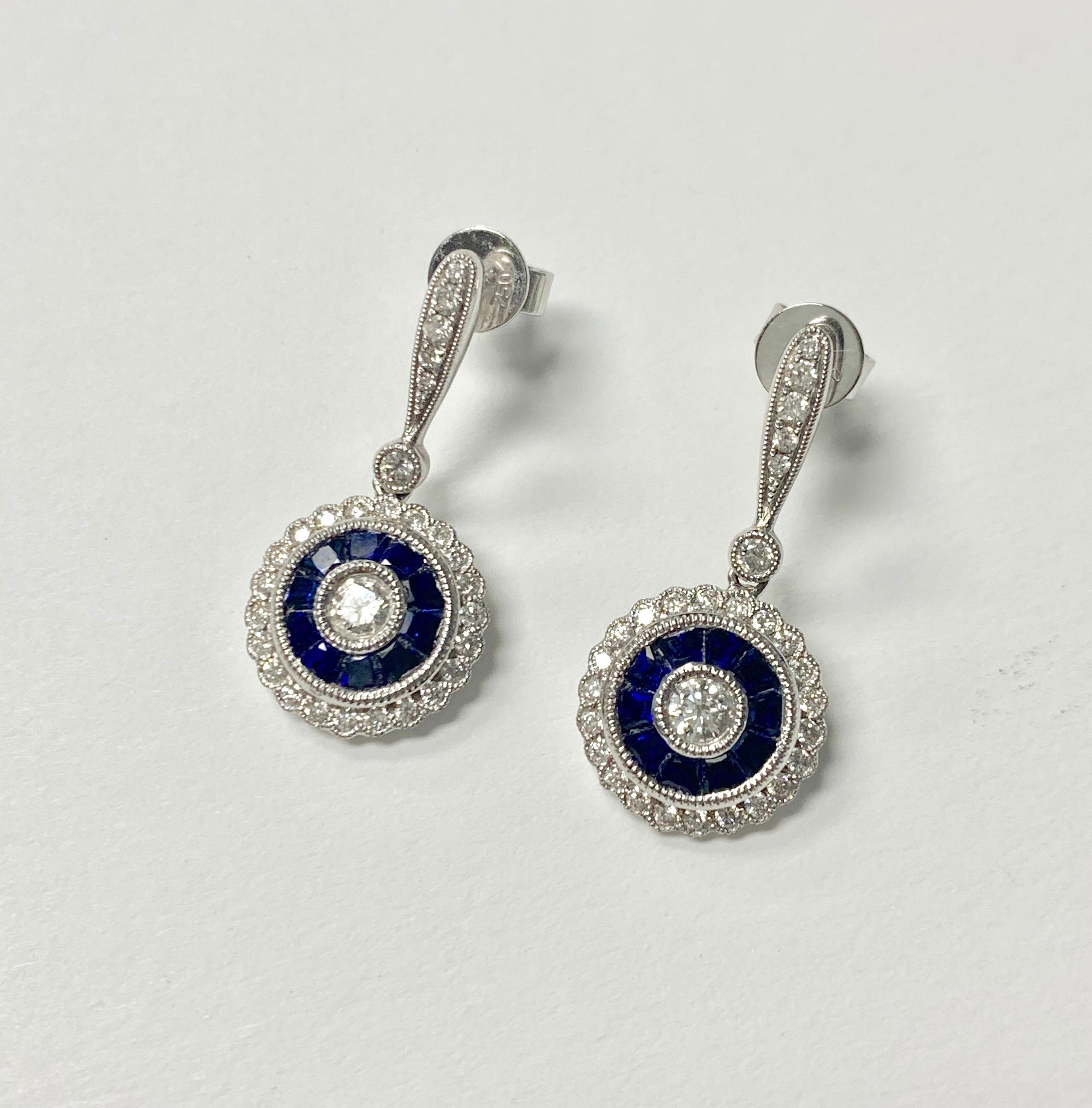 Pendants d'oreilles en platine et or blanc 18 carats avec saphir bleu et diamants en vente 9