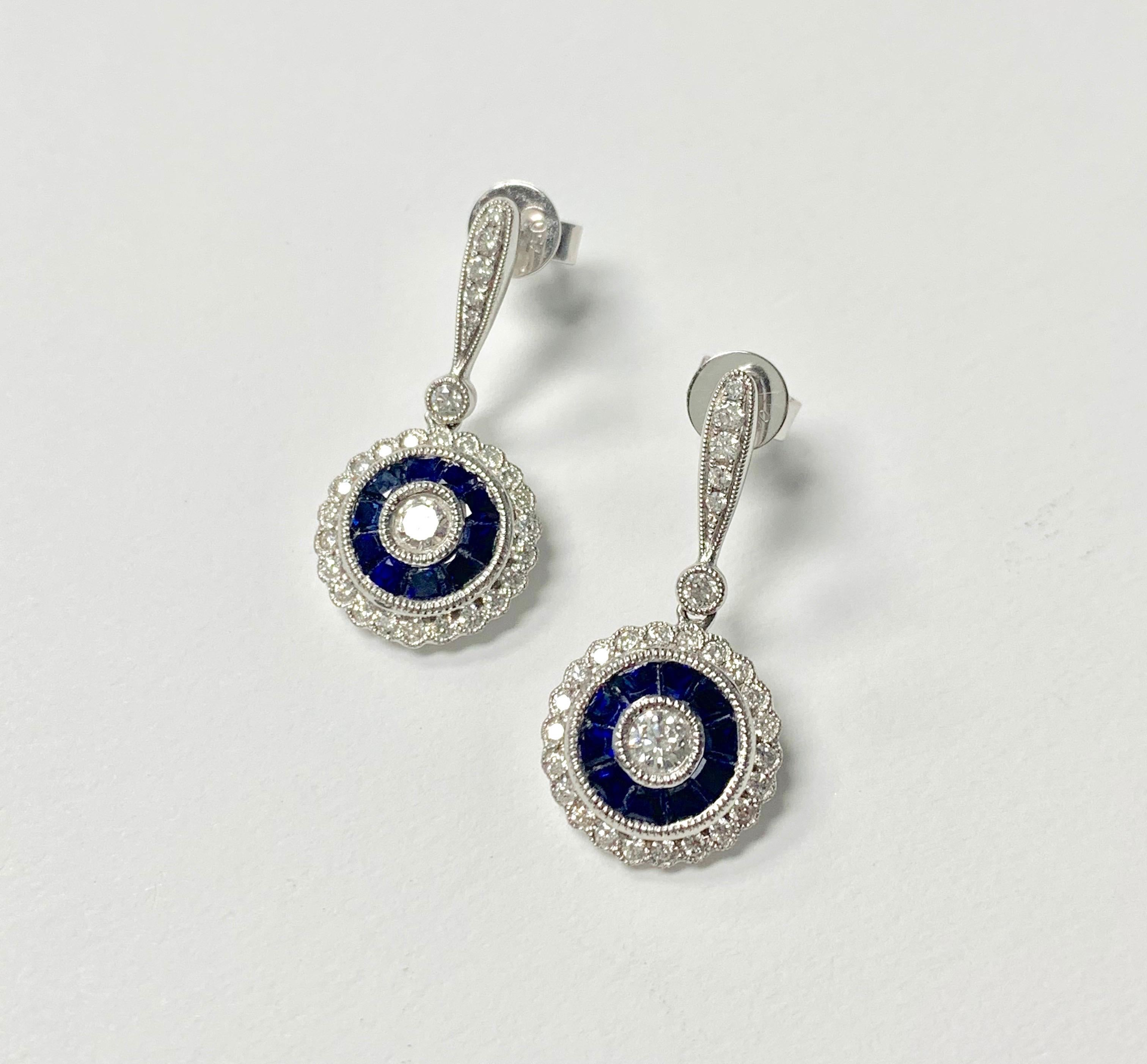 Pendants d'oreilles en platine et or blanc 18 carats avec saphir bleu et diamants en vente 10