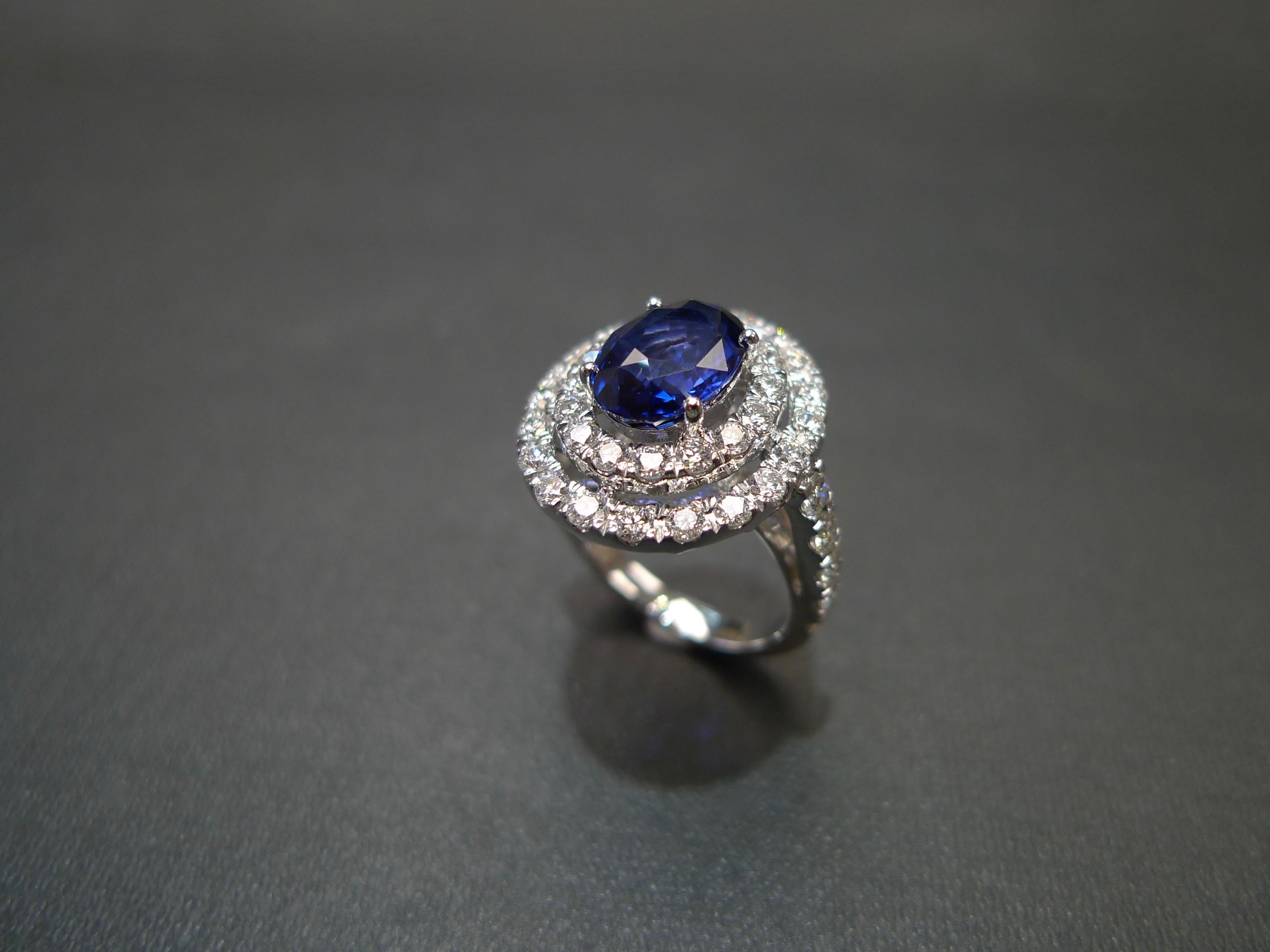Bague de fiançailles cocktail en saphir bleu et double halo de diamants certifiée GIA en vente 6