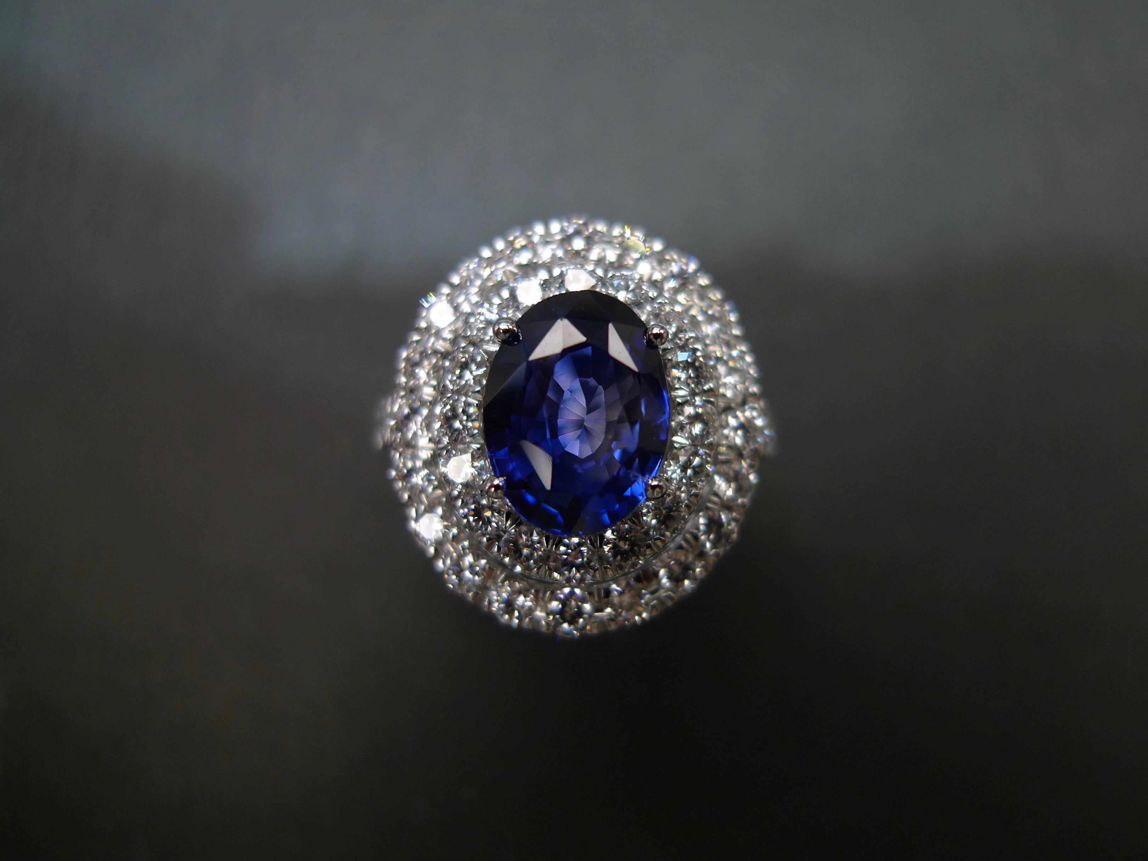Bague de fiançailles cocktail en saphir bleu et double halo de diamants certifiée GIA en vente 7