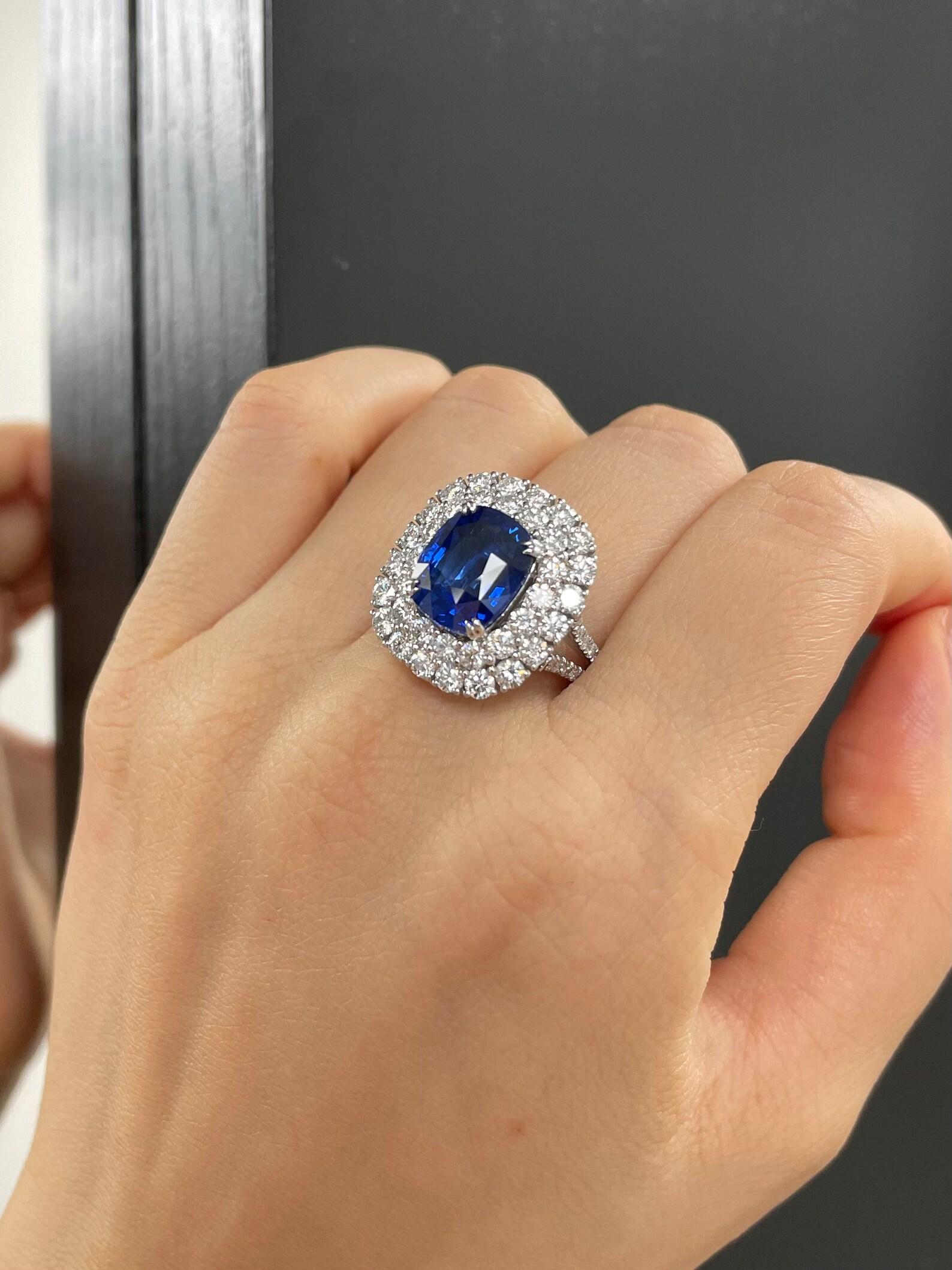Blue Sapphire and Diamond Double Halo Cocktail Engagement Ring GRS Certified In New Condition For Sale In Hong Kong, HK