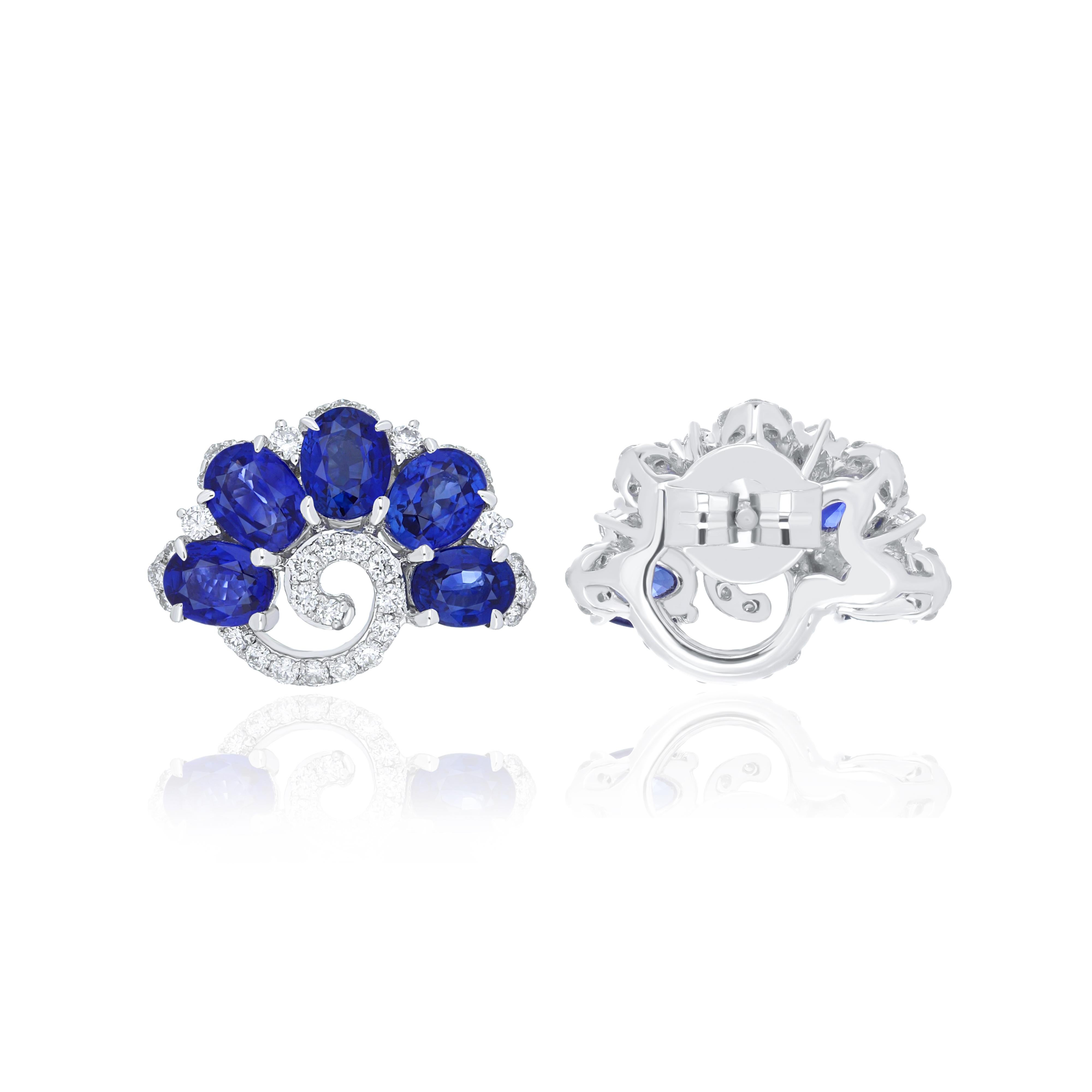 Blue Sapphire and Diamond Earring 18 Karat White Gold handcraft Jewelry In New Condition For Sale In JAIPUR, IN