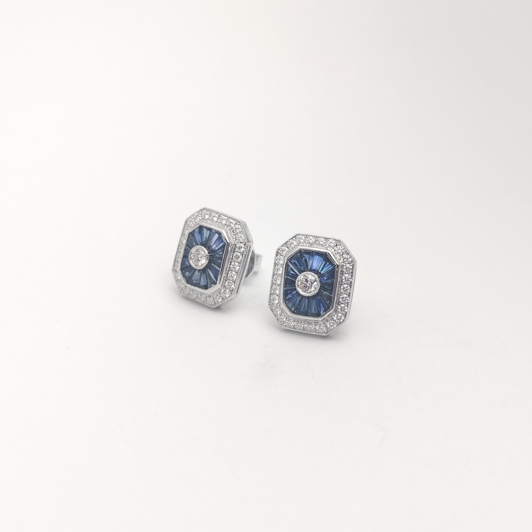Orecchini con zaffiro blu e diamanti incastonati in oro bianco 18K in vendita 2